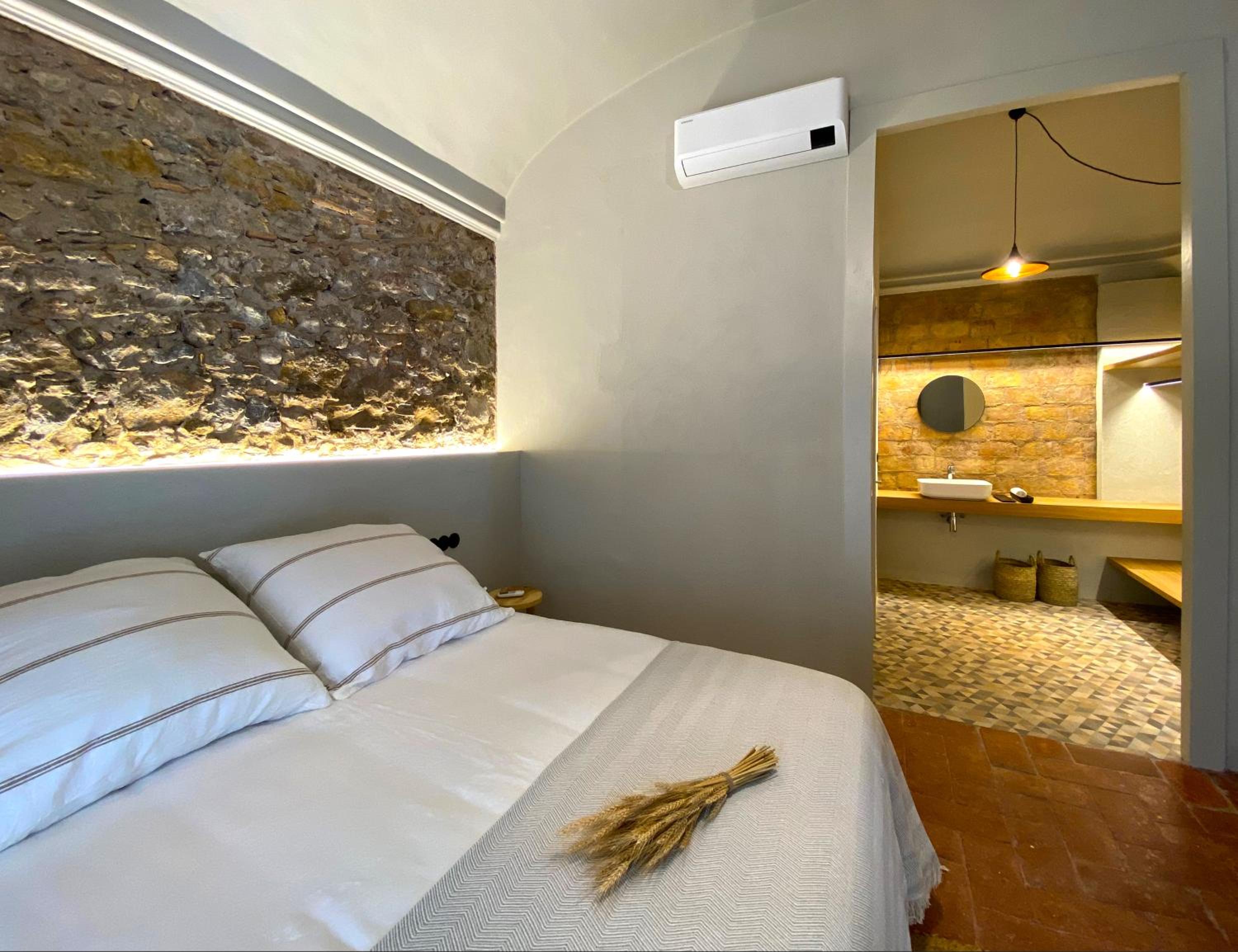Double Room with Private Bathroom photo 3