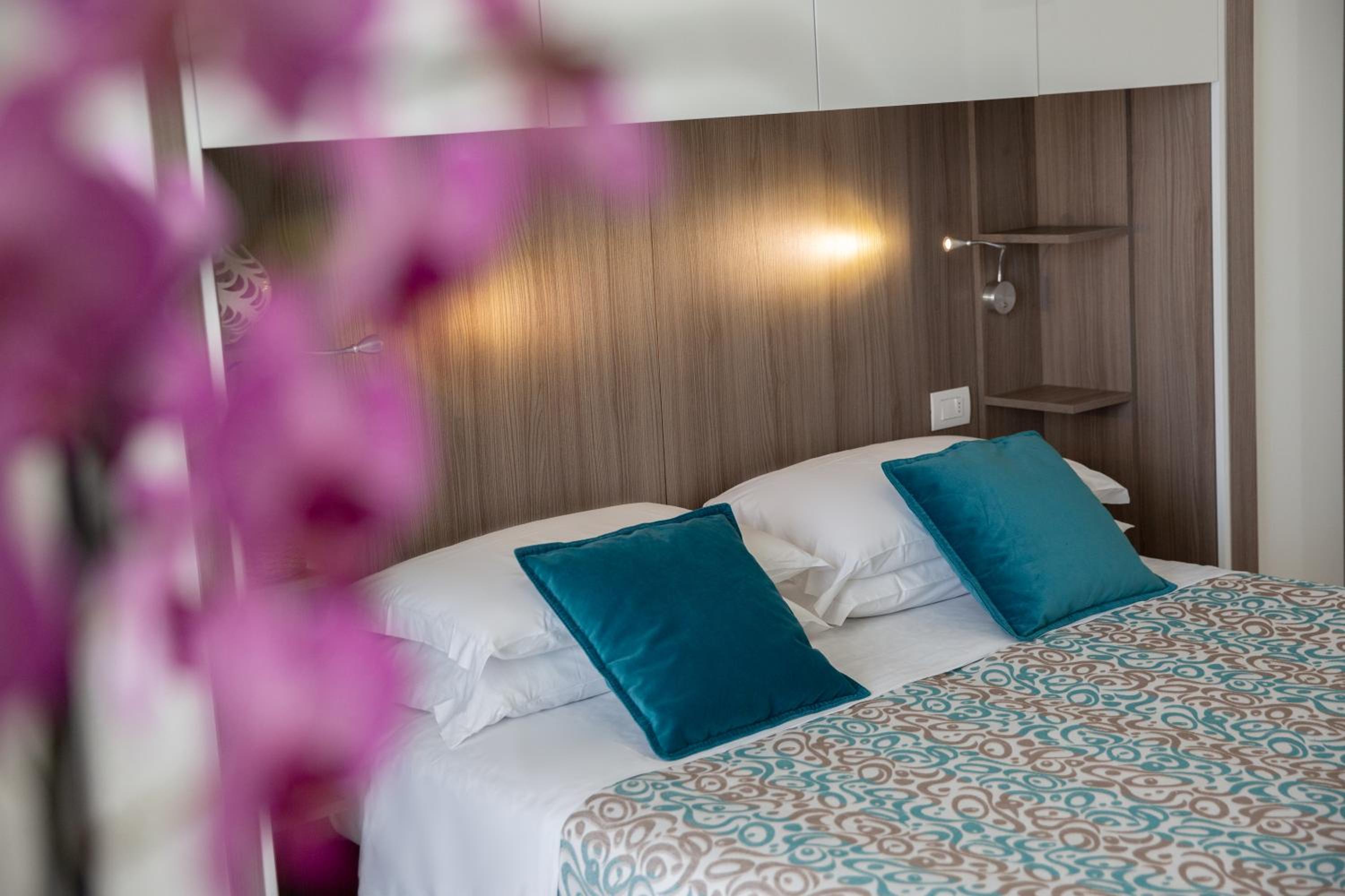 Double or Twin Room - Photo 3