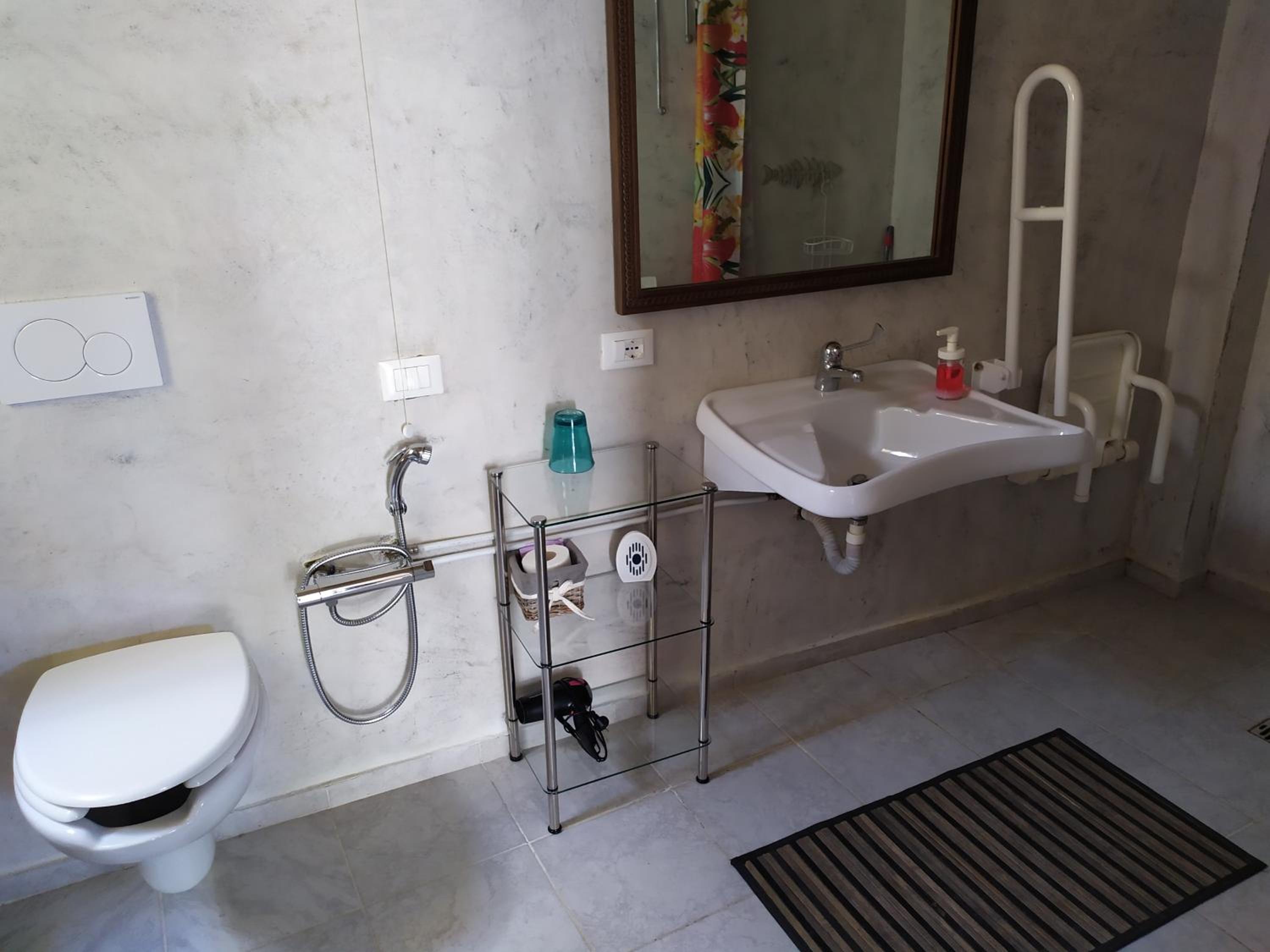 Triple Room - Disability Access - Photo 5