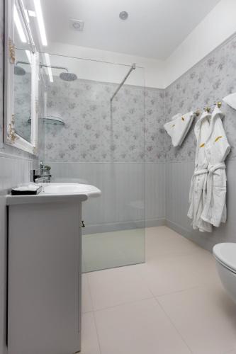 Standard Queen Room - Photo 3