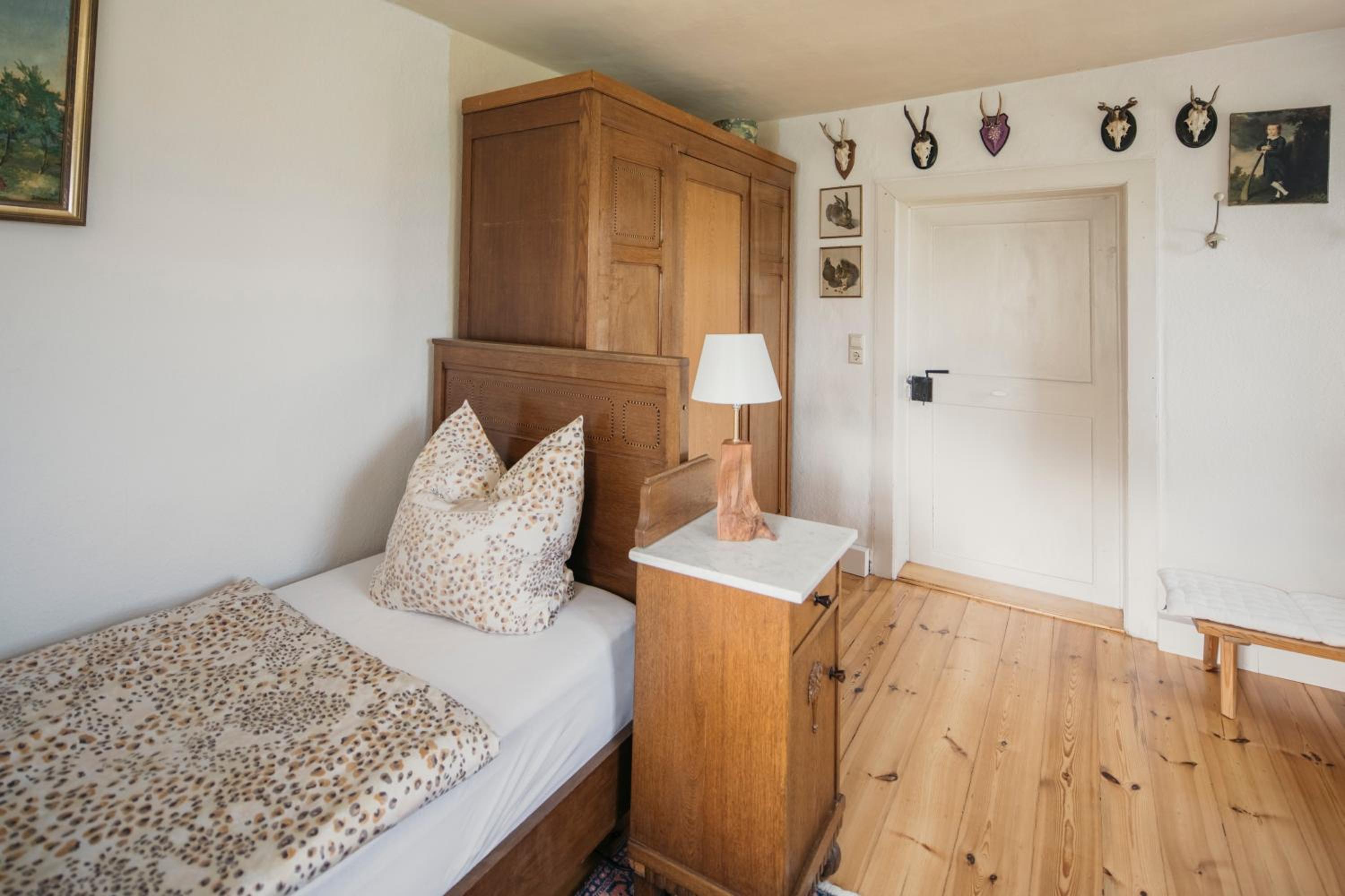 Single Room with Shared Bathroom