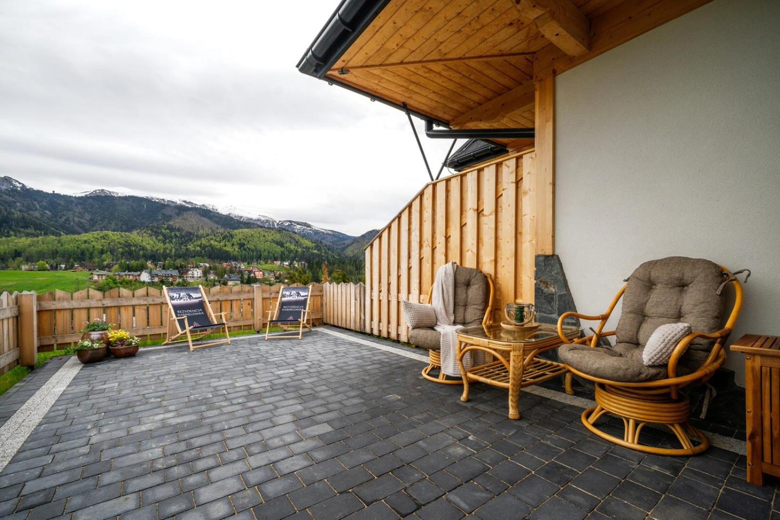 Studio with Mountain View