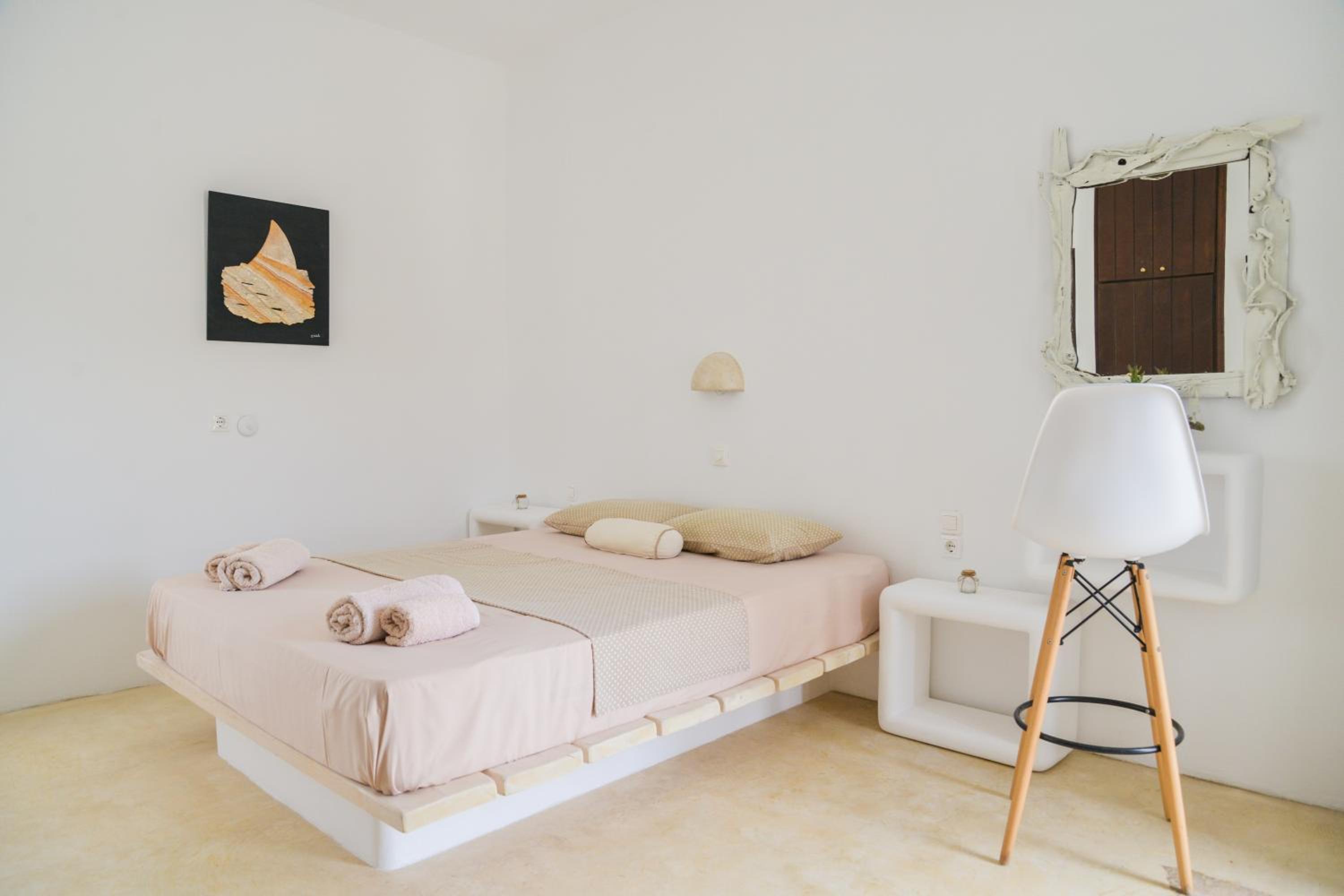 Queen Room with Balcony photo 3