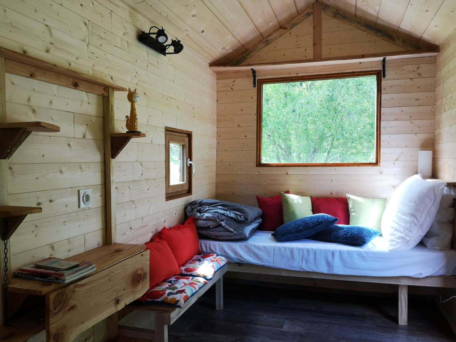 Mobile Home - Photo 4