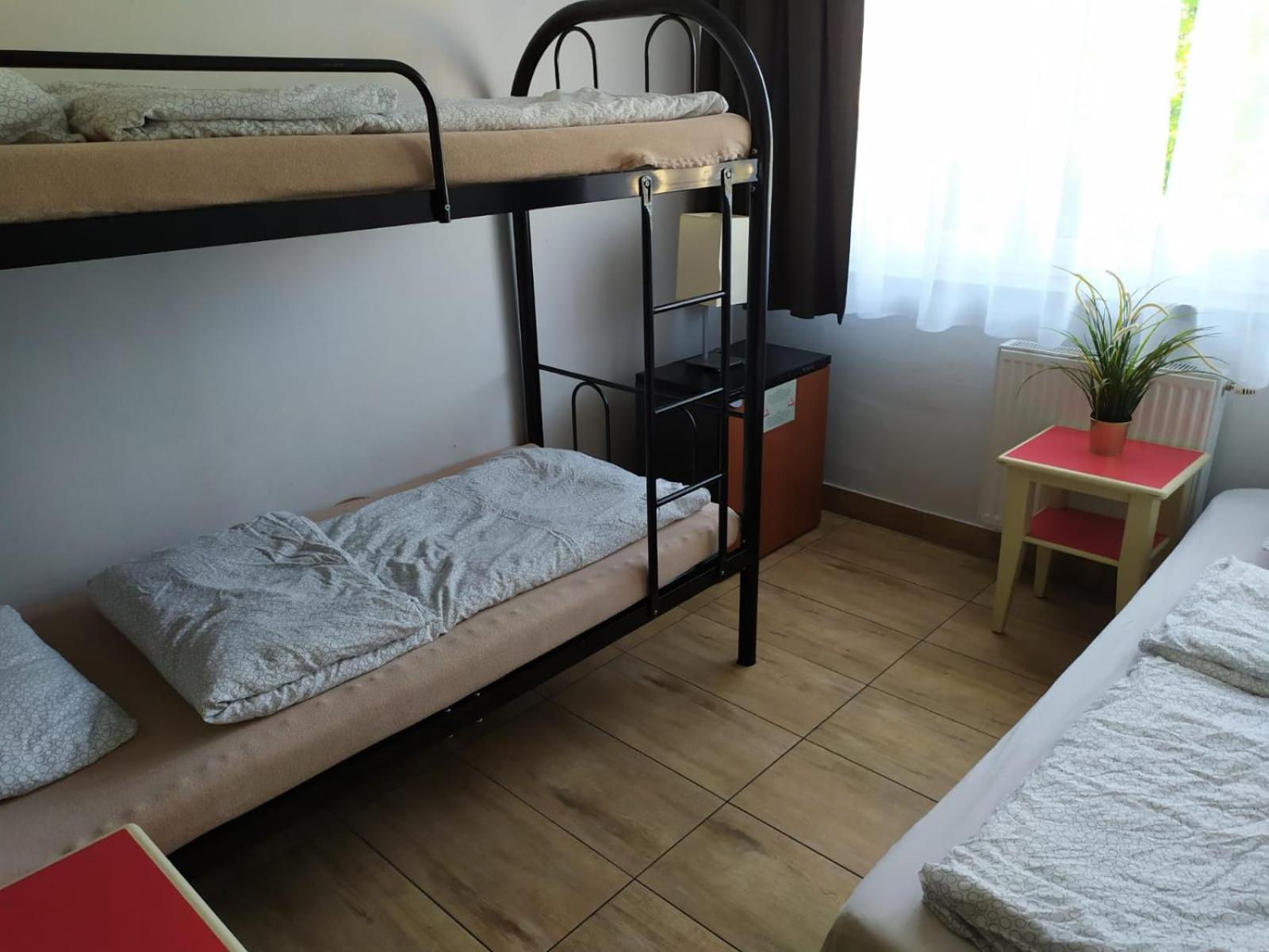 Basic Triple Room with Shared Bathroom photo 3