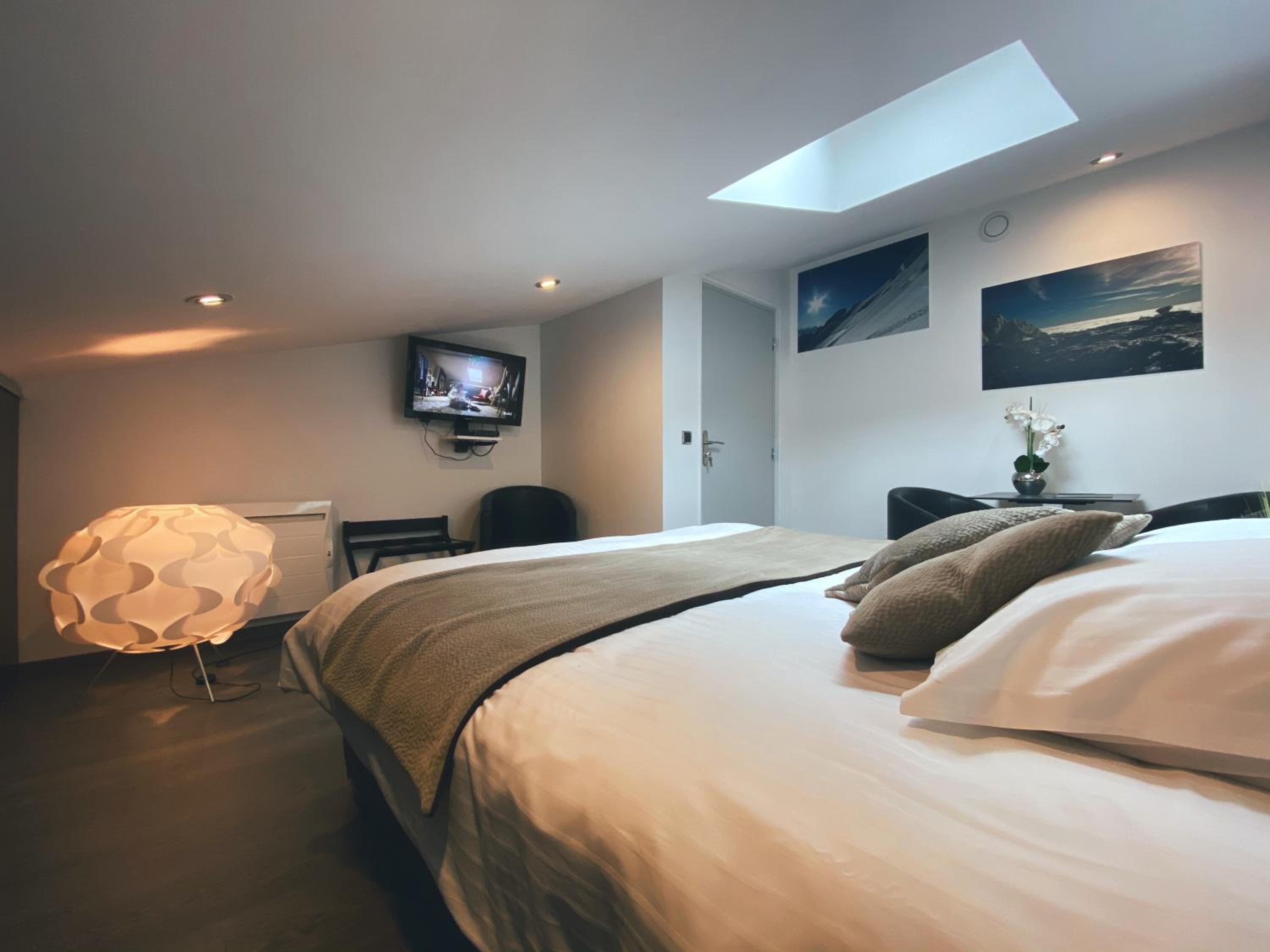 Double Room with Private External Bathroom photo 2