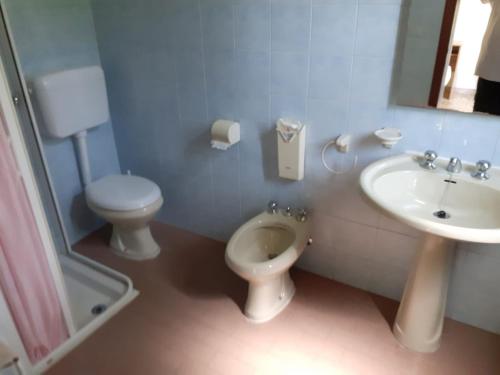 Economy Double Room - Photo 9
