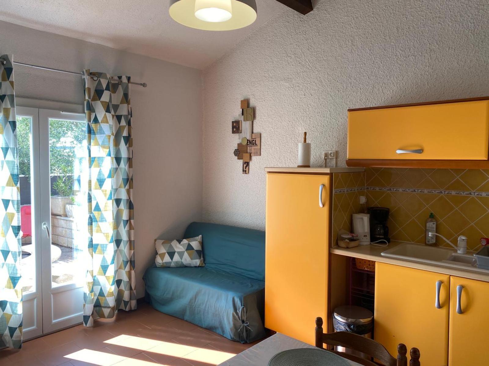 One-Bedroom House photo 1