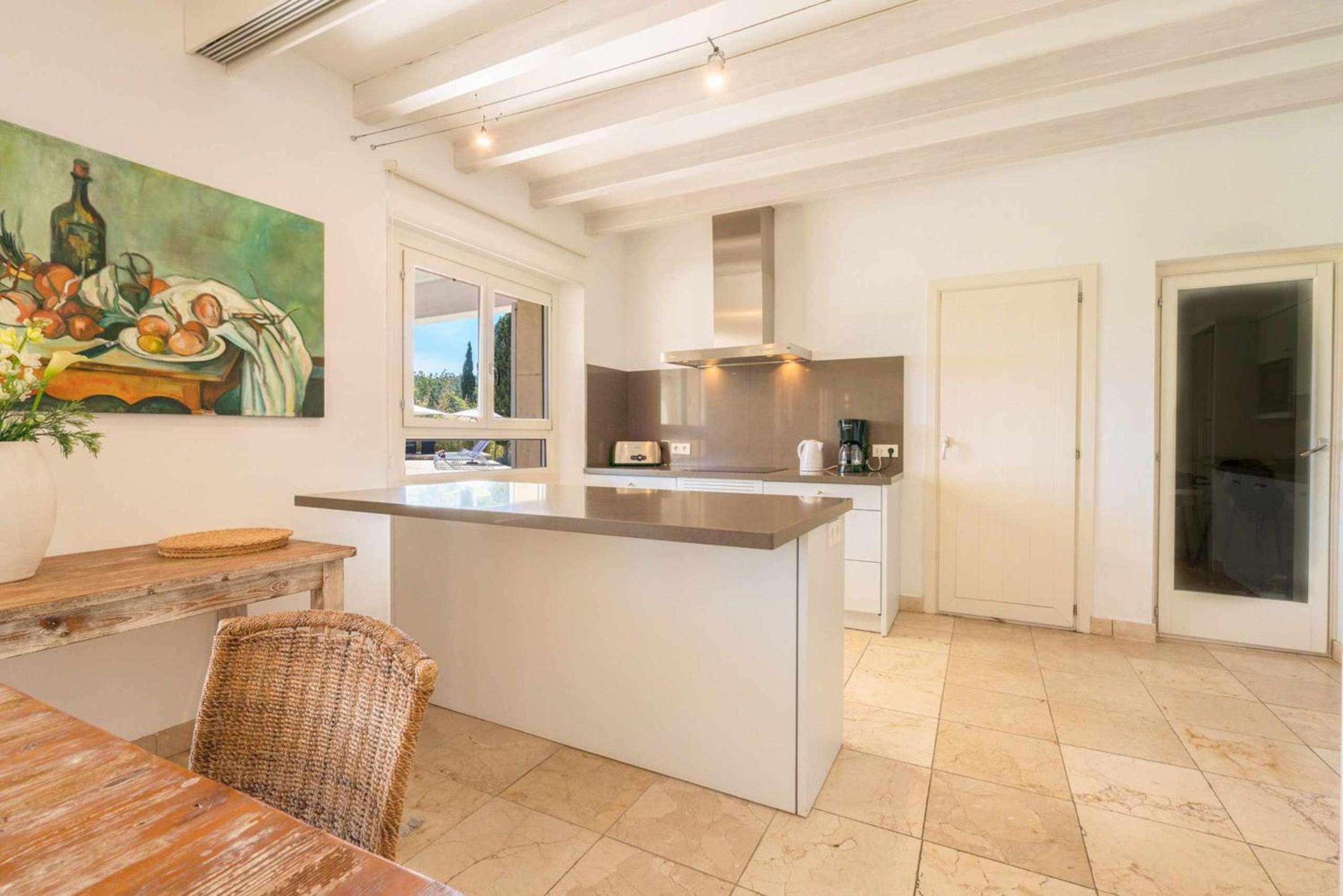 Villa photo 2