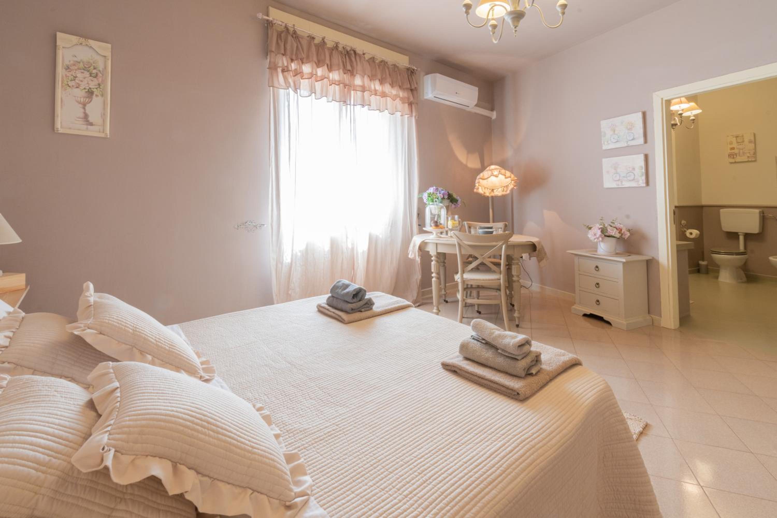 Deluxe Double Room photo 3