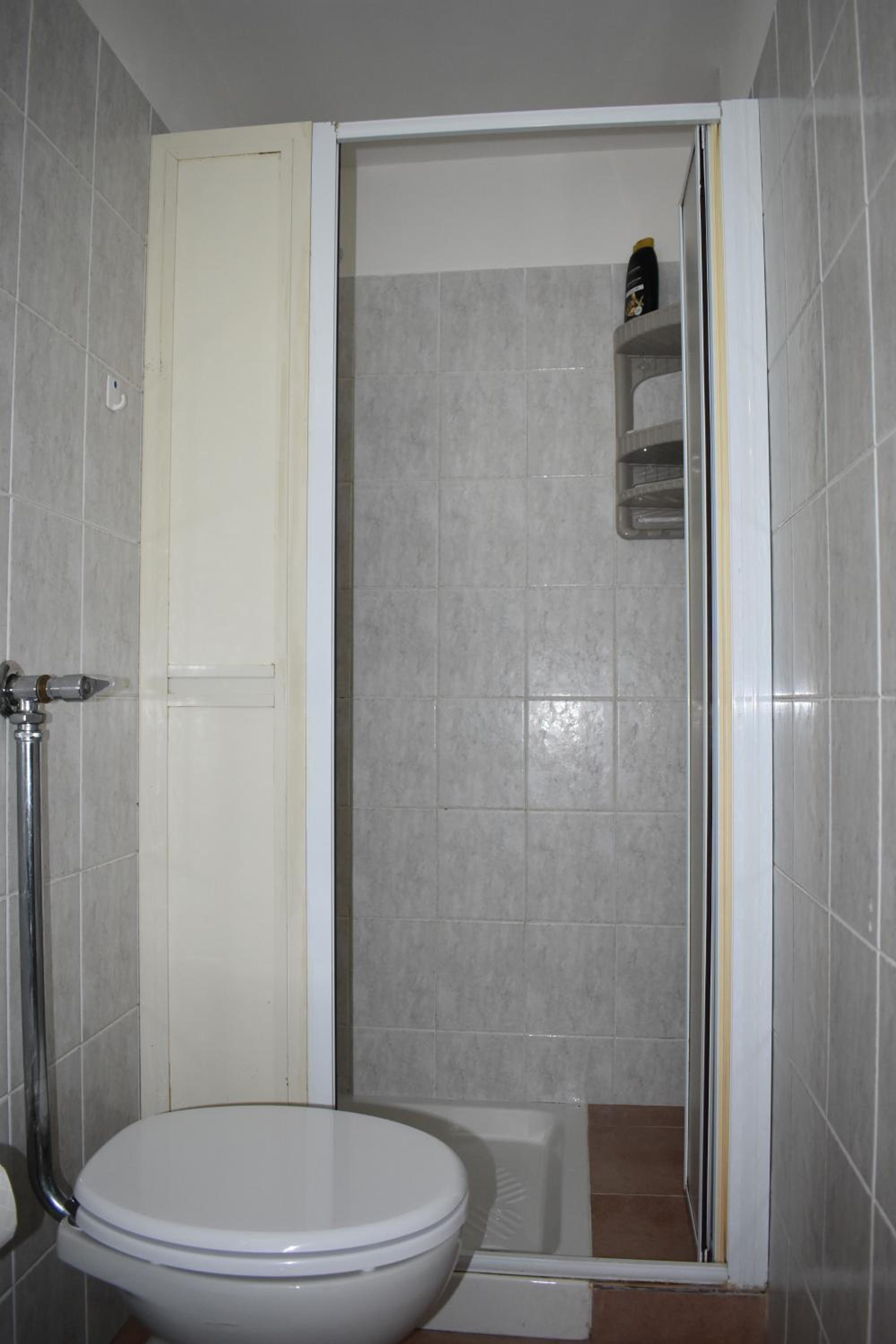 One-Bedroom House - Photo 18