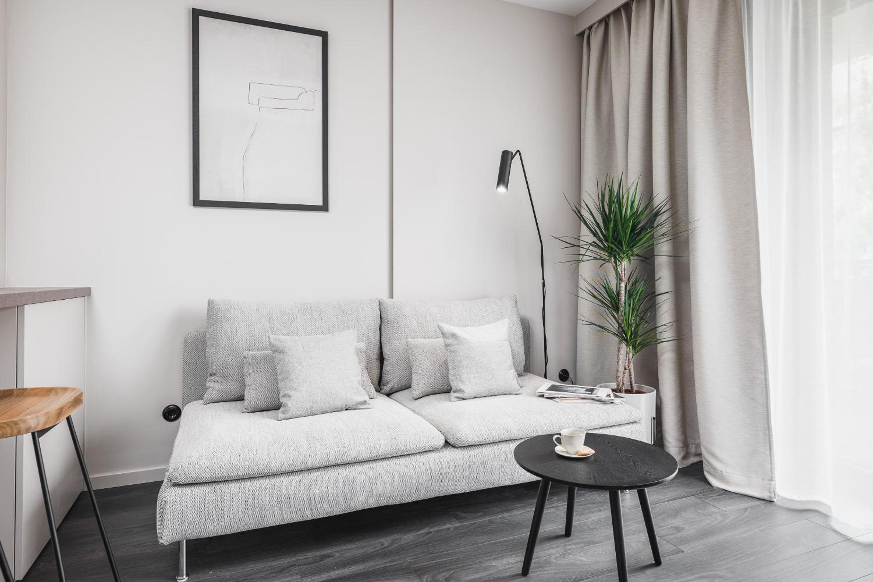 One-Bedroom Apartment - Photo 12