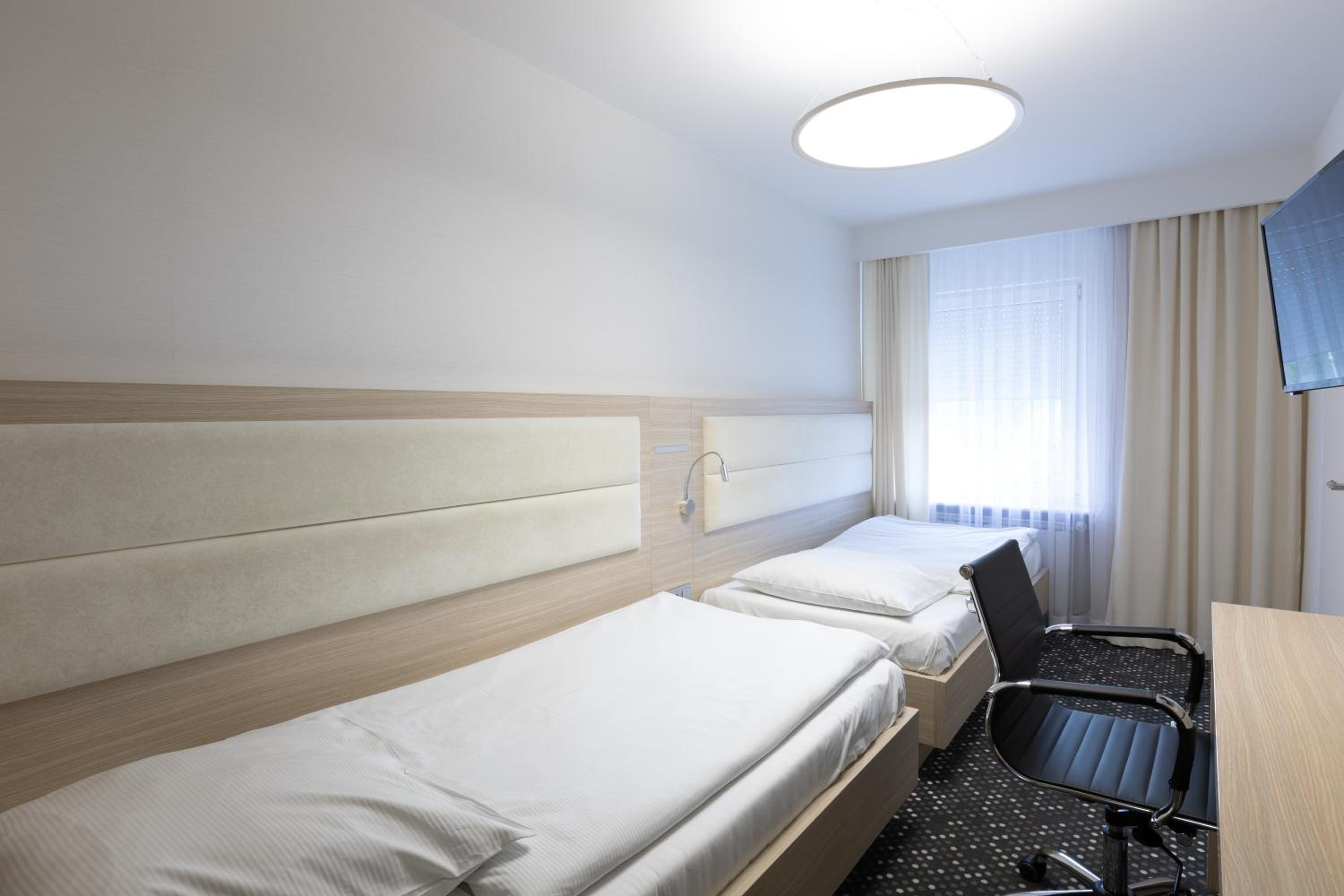 Standard Twin Room photo 1