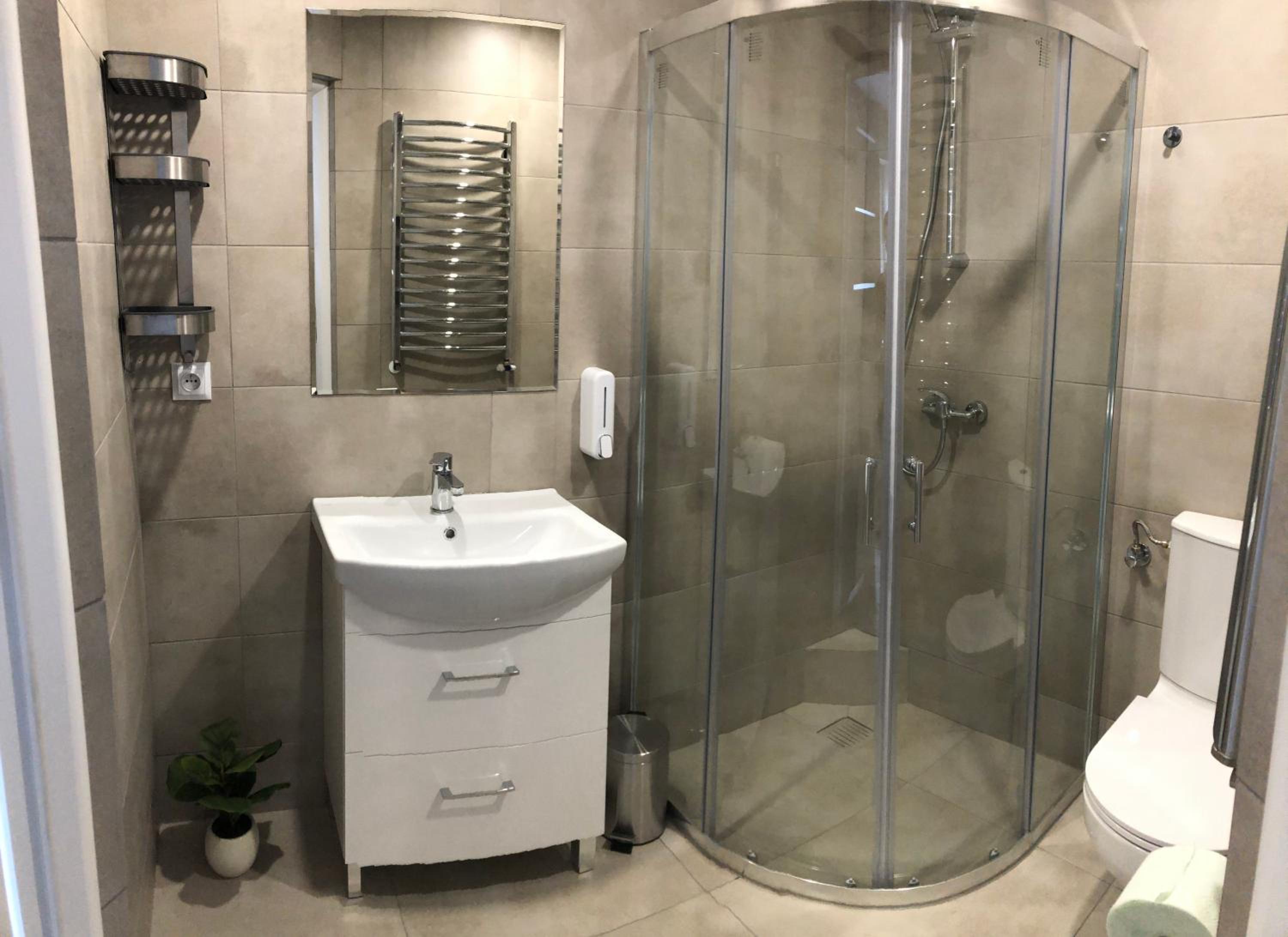 Quadruple Room - Photo 8