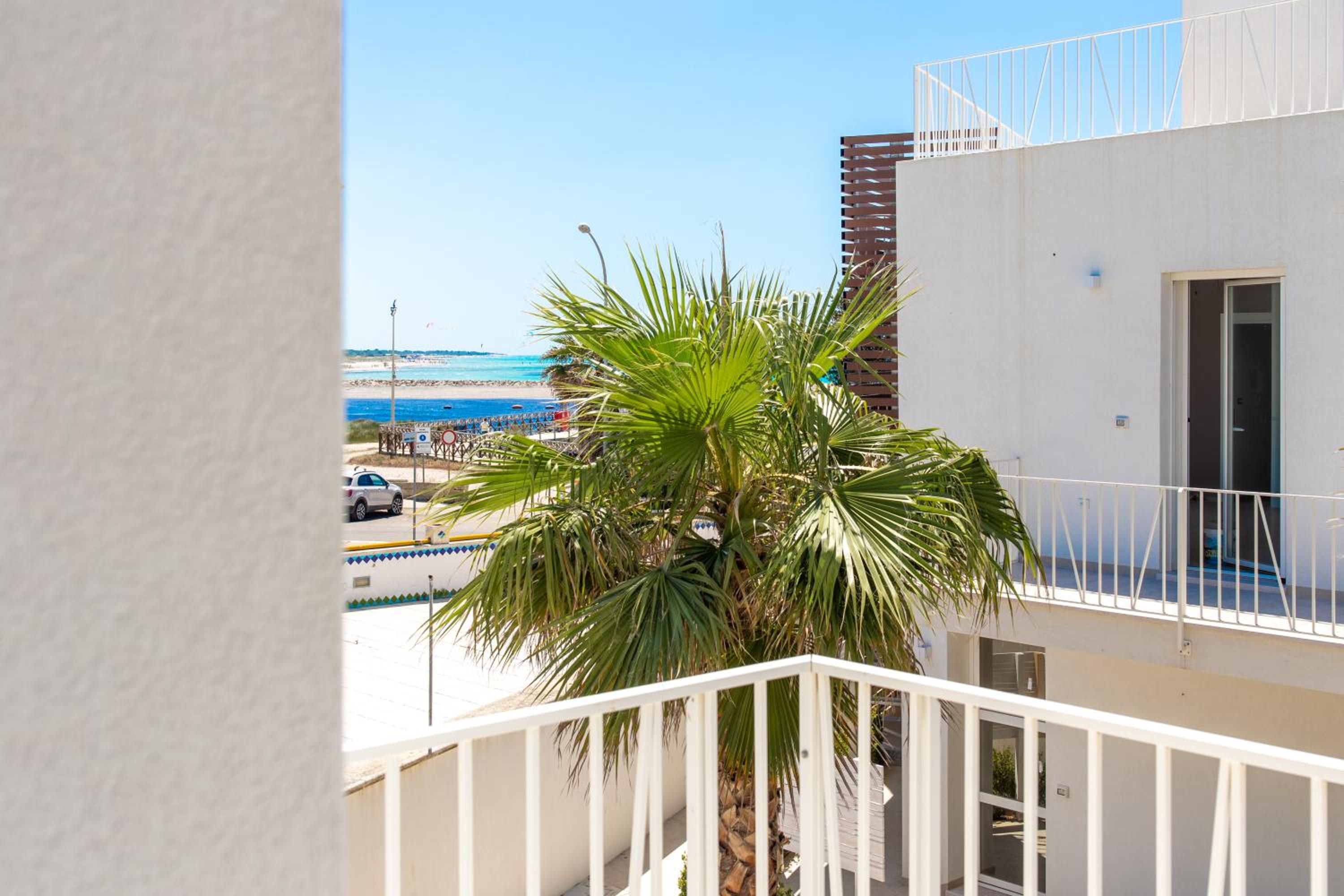 Deluxe Double Room with Balcony and Sea View photo 1