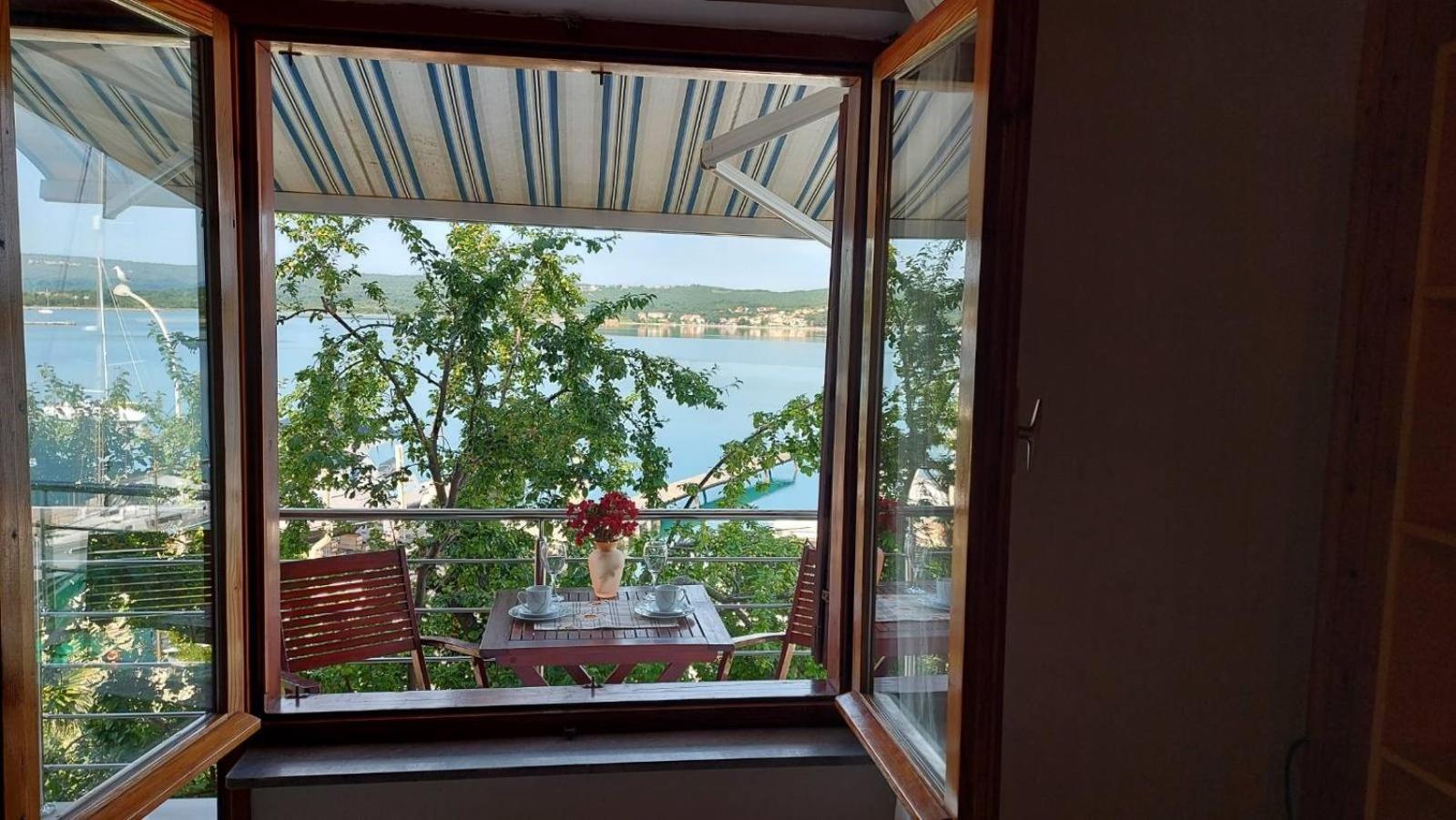 Apartment with Sea View photo 2
