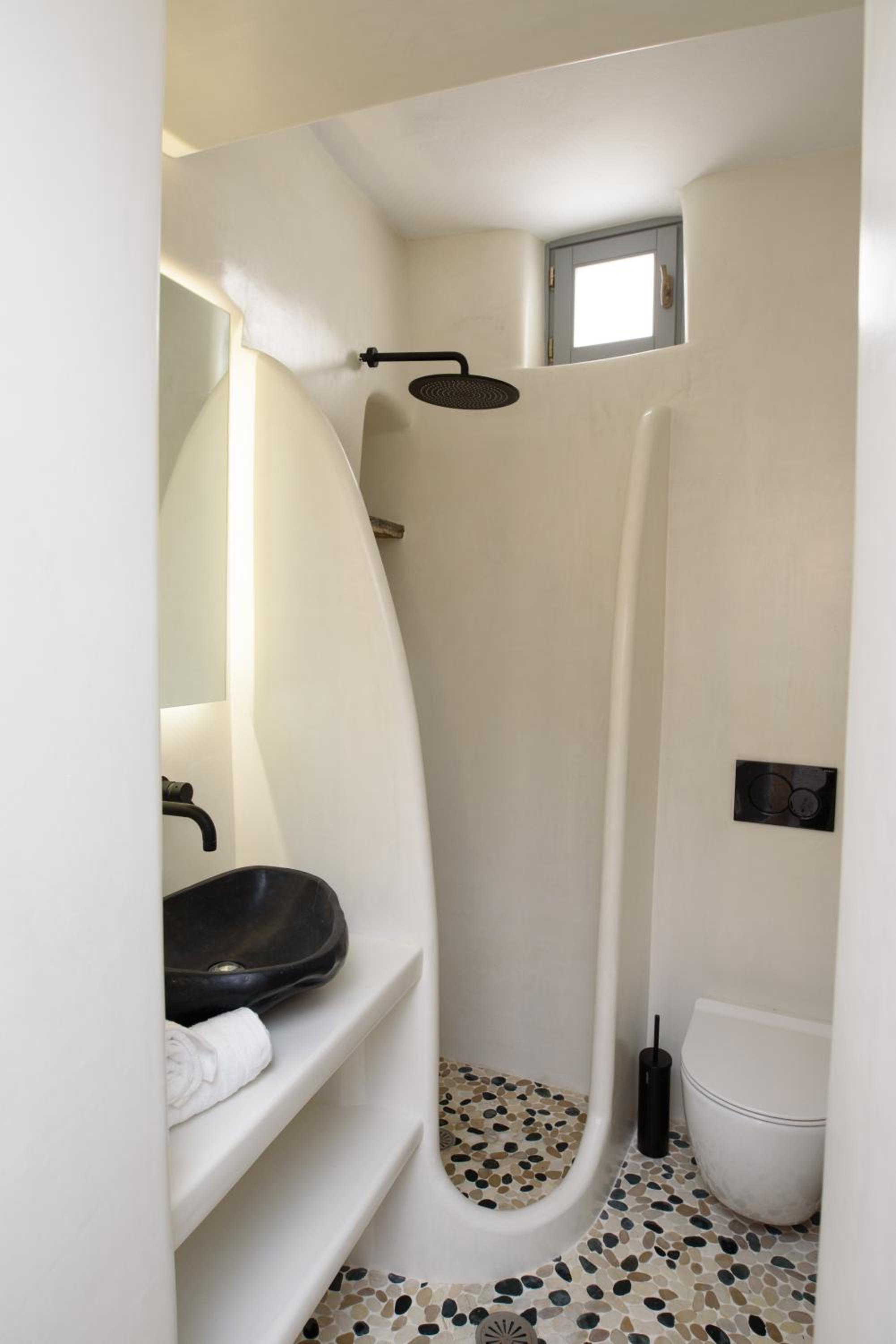Three-Bedroom House - Photo 11
