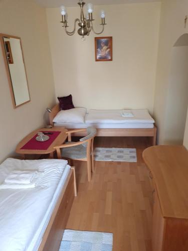 Double or Twin Room with Bathroom photo 1