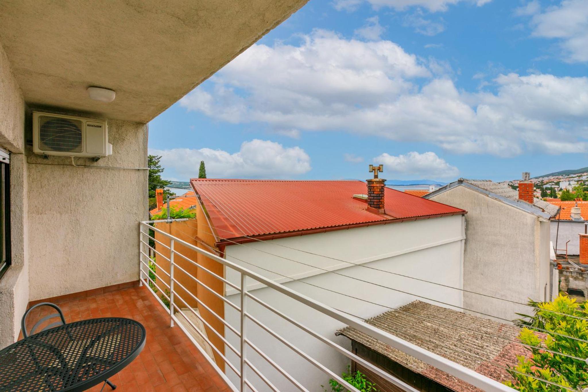 Apartment with Balcony photo 3