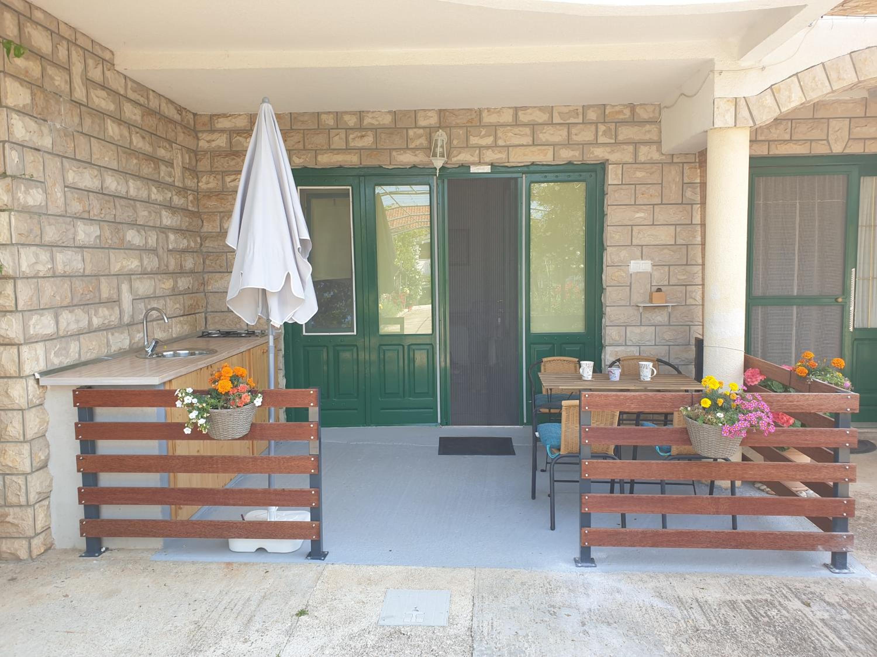 Apartment with Garden View
