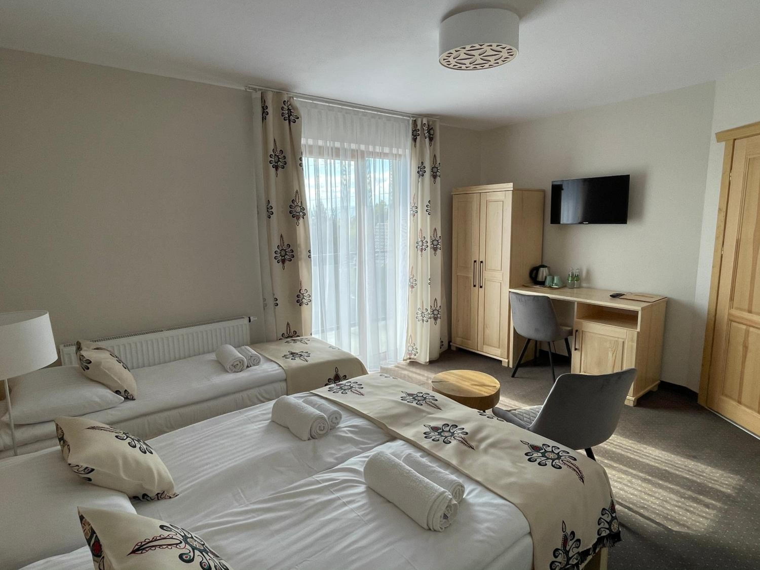 Triple Room with Lake View photo 2