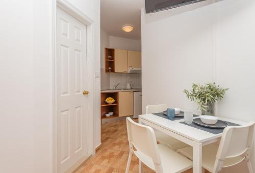 Studio Apartment with Sea View no.1