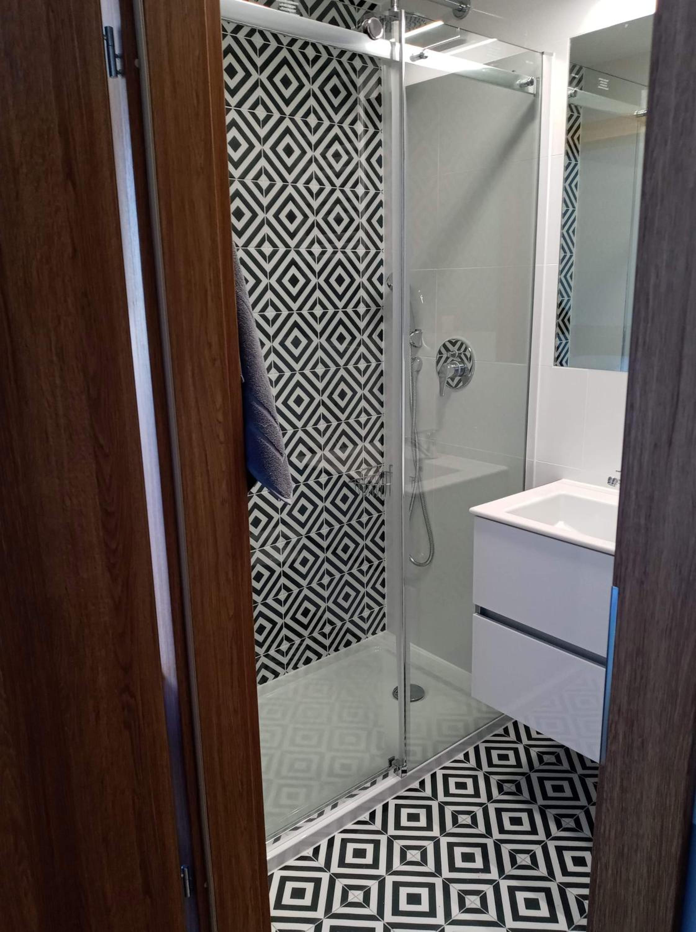 Double Room - Photo 11