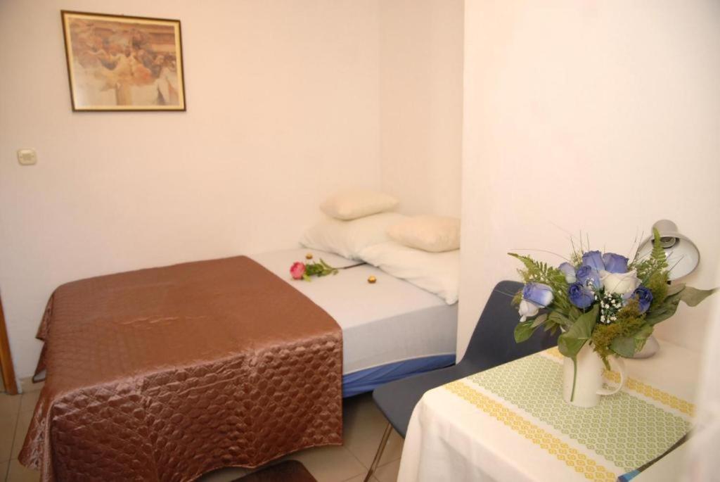 Budget Double Room photo 1