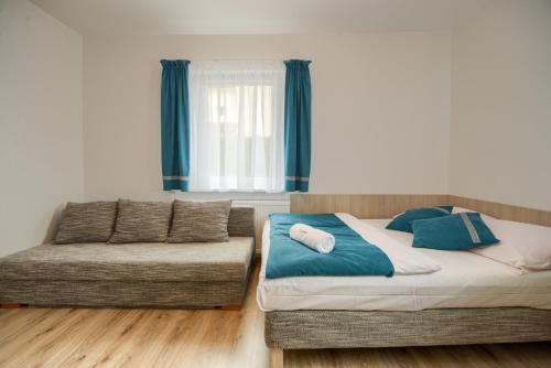 Double or Twin Room with Shower photo 1
