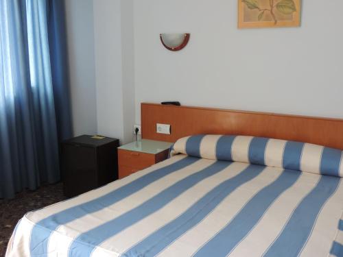 Double or Twin Room - Photo 8