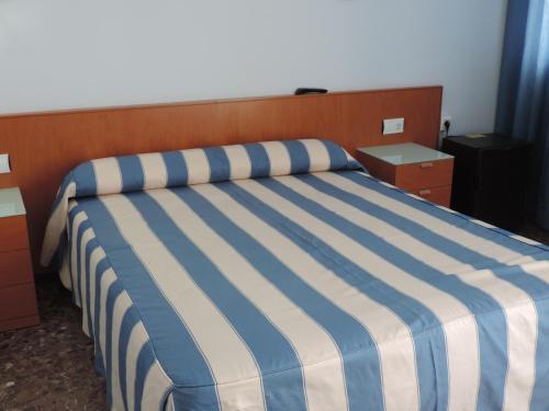 Double or Twin Room - Photo 6