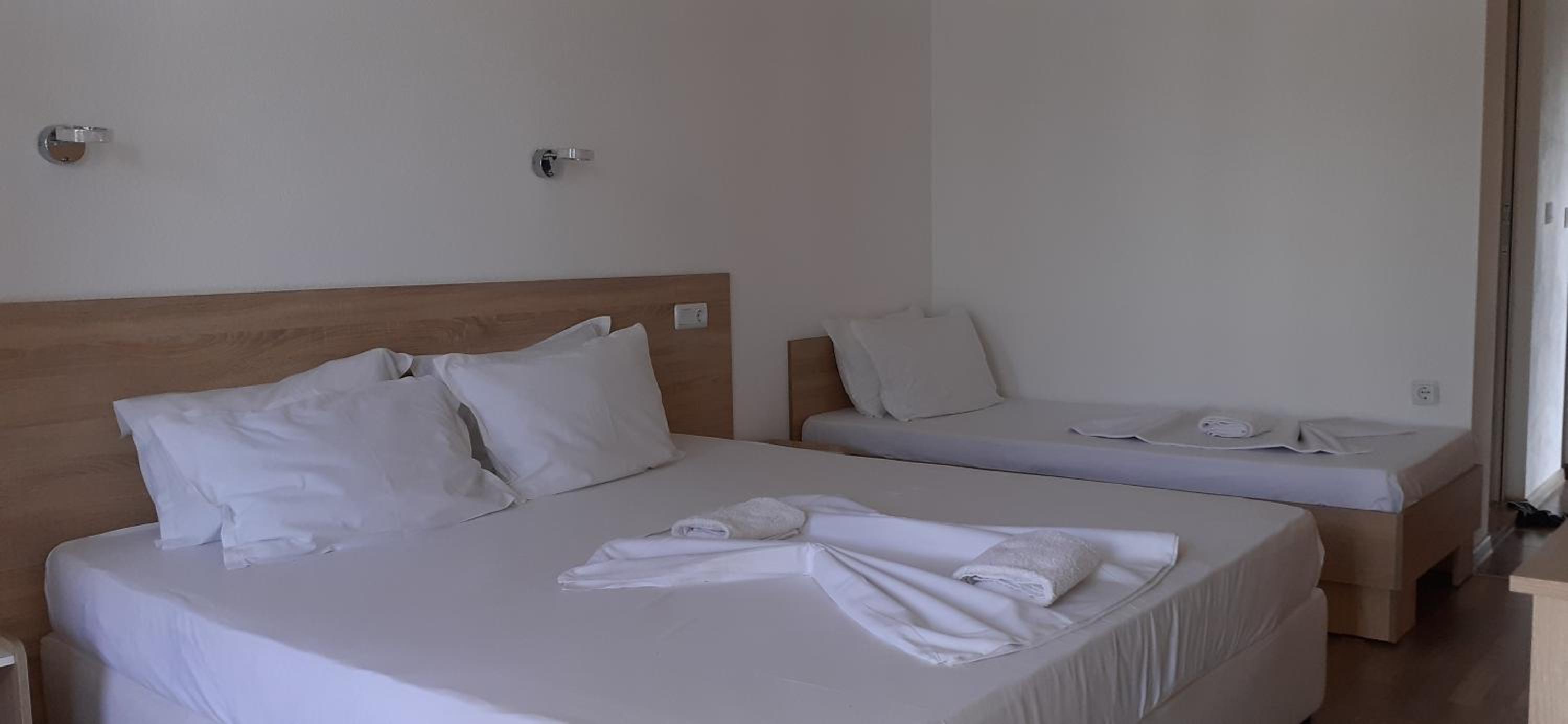 Triple Room with Pool View