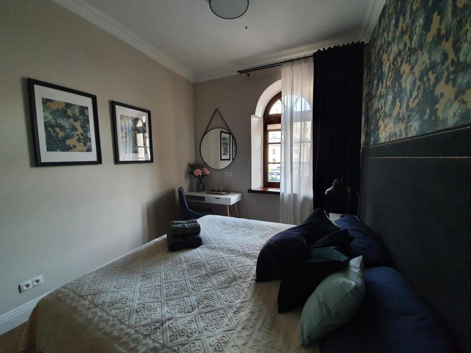 Three-Bedroom Apartment photo 2