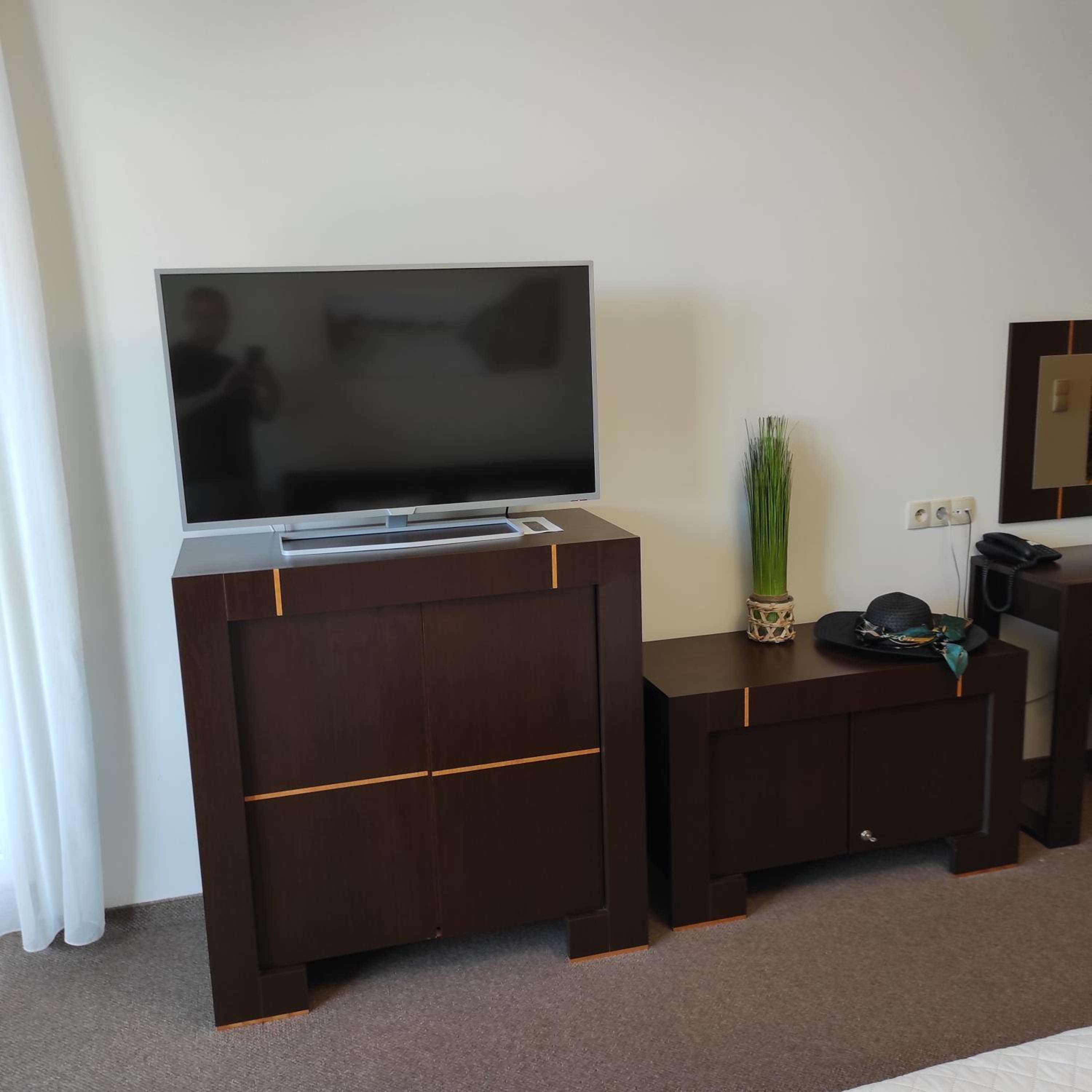One-Bedroom Apartment - Photo 12