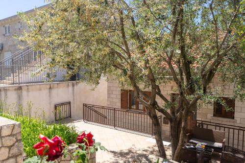 One-Bedroom Apartment with Terrace and Sea View (2 Adults)
