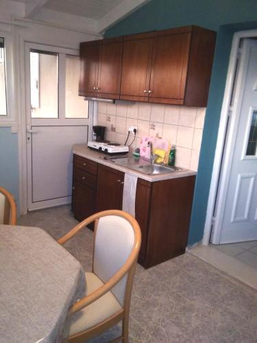 Apartment - Ground Floor photo 3