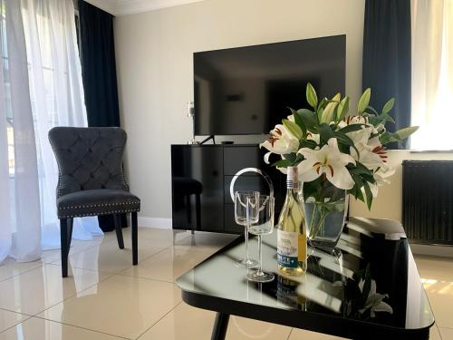 Apartment - Ground Floor - Photo 1