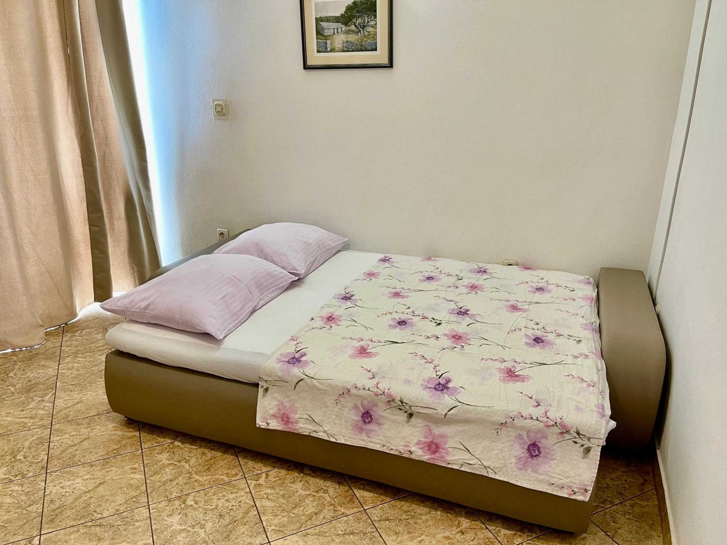 One-Bedroom Apartment with Terrace - Photo 17