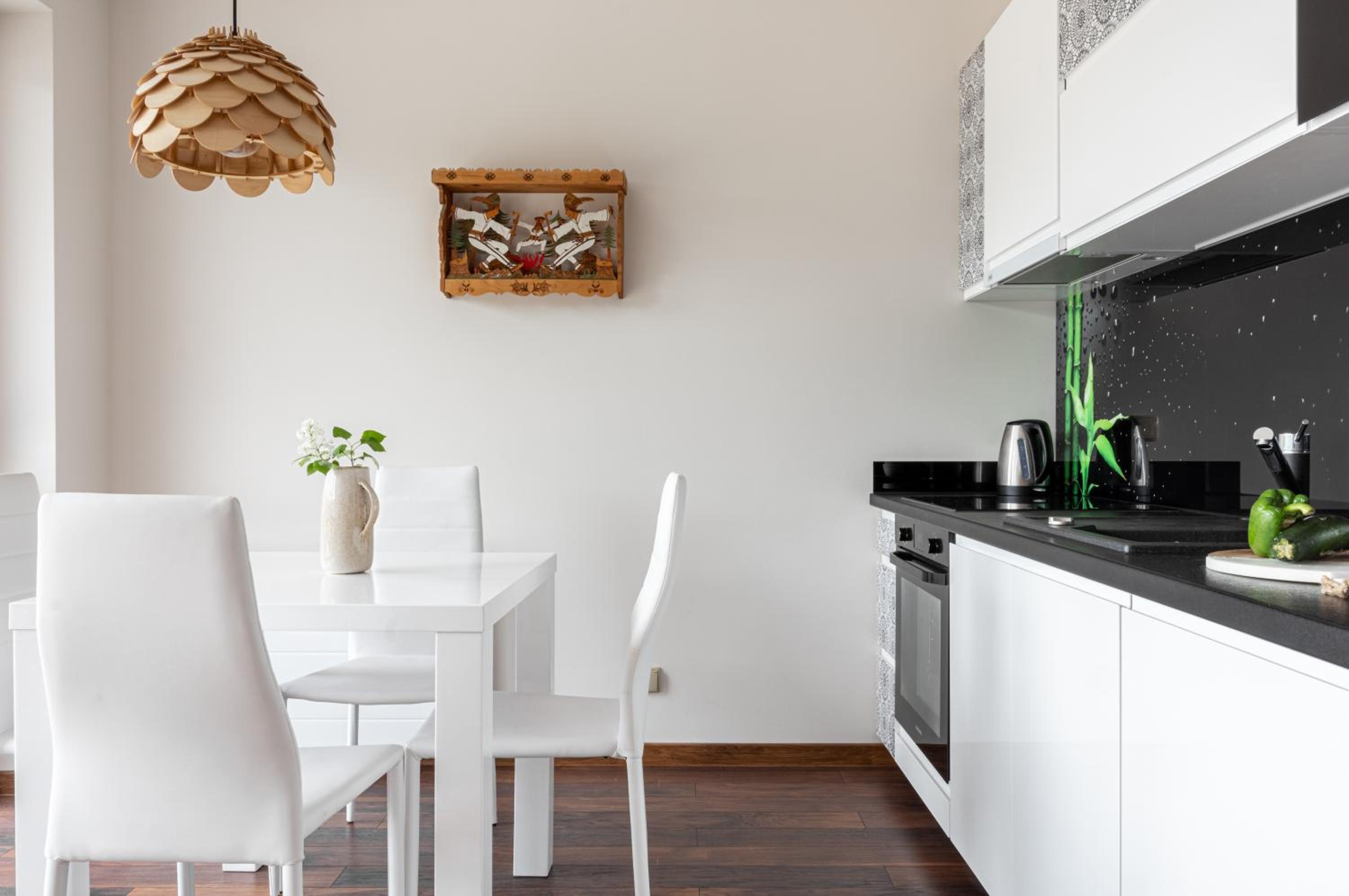 Apartment with Mountain View