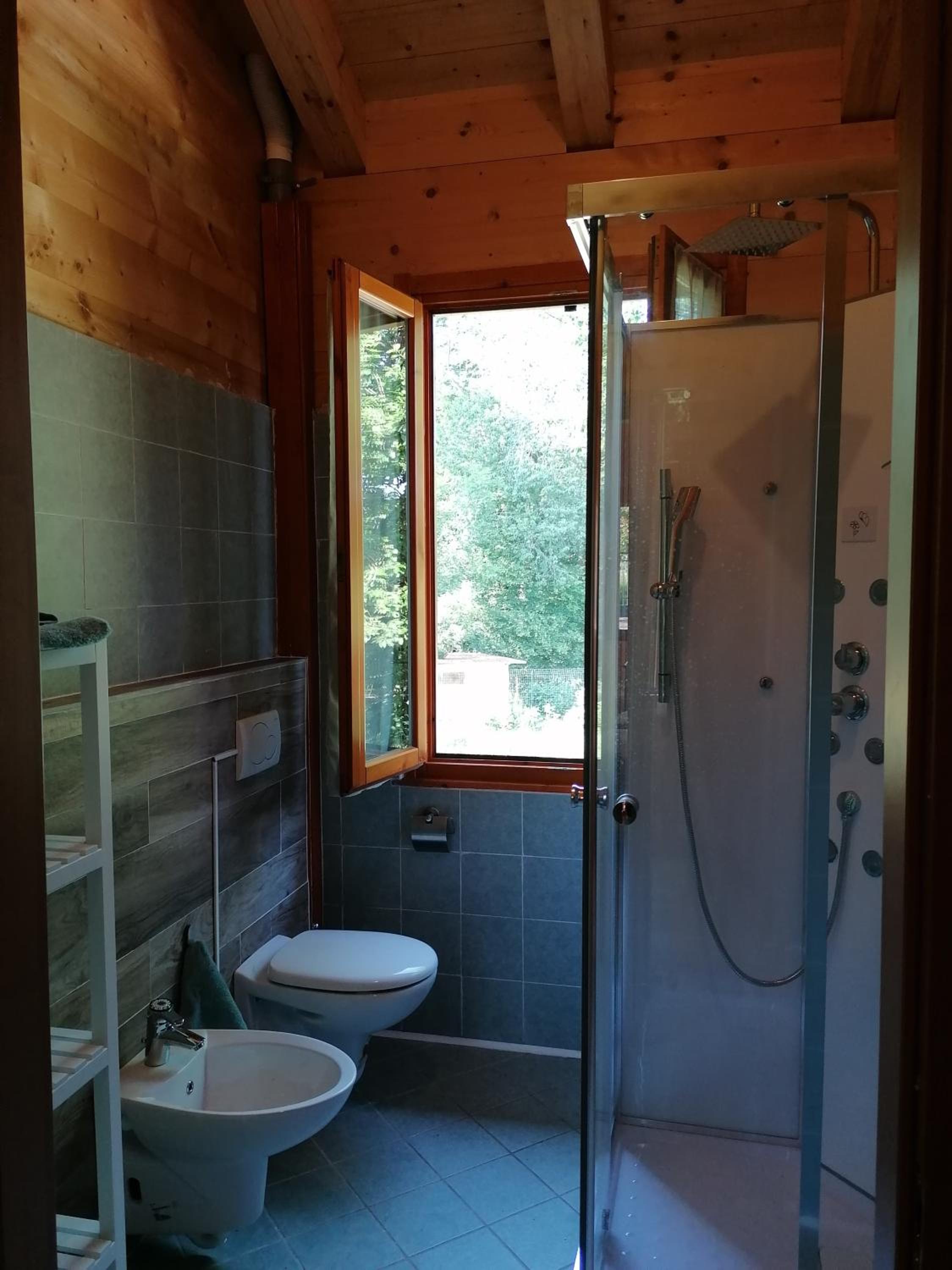 Quadruple Room with Private Bathroom - Photo 2