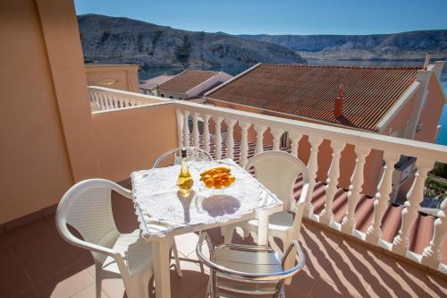 Double or Twin Room with Sea View photo 3