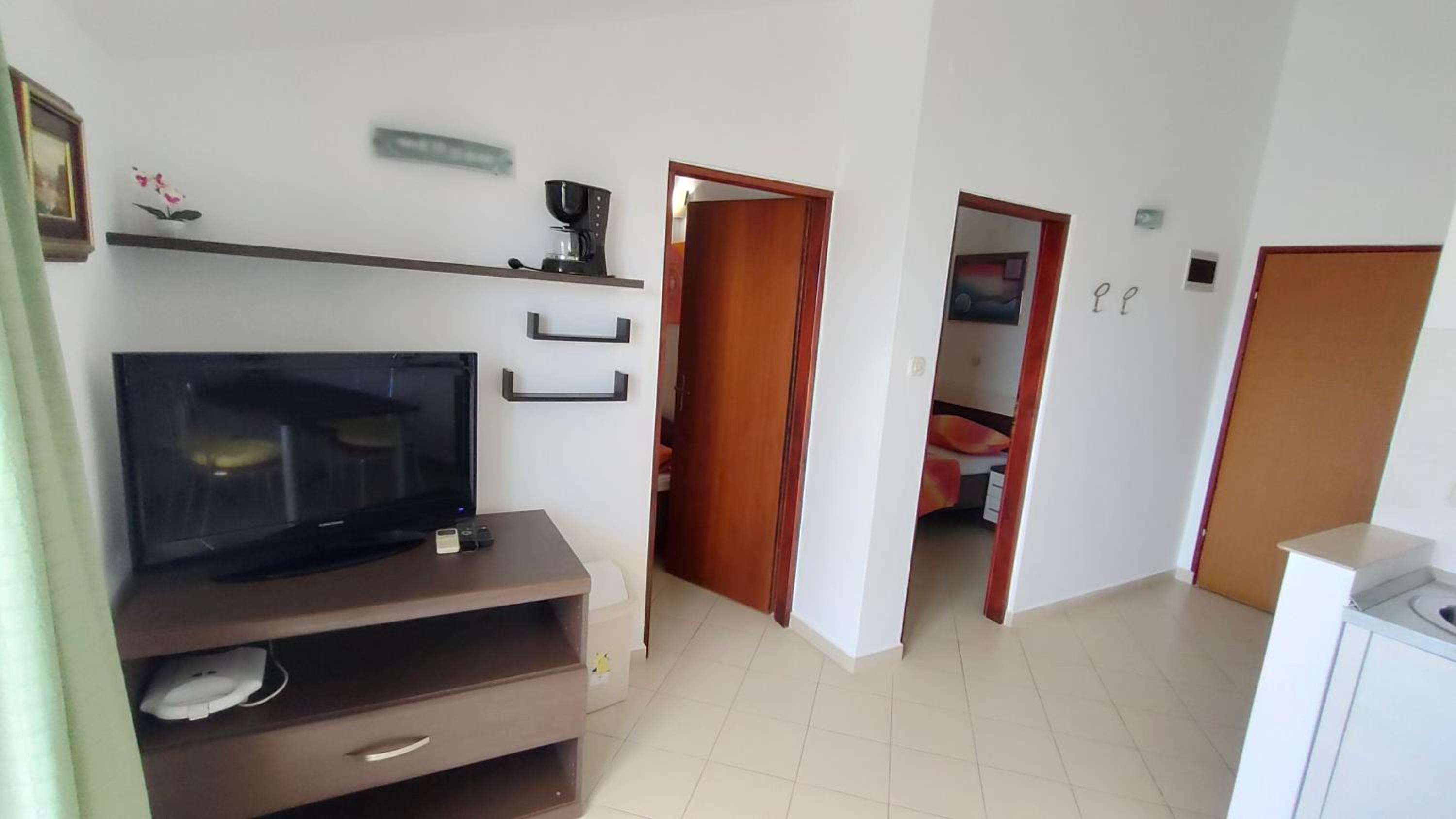 Two-Bedroom Apartment with Balcony photo 3