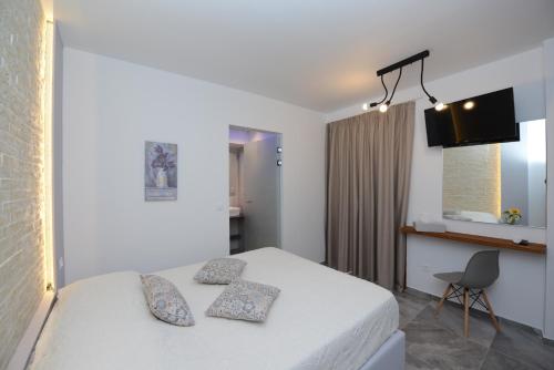 Double Room with Side View