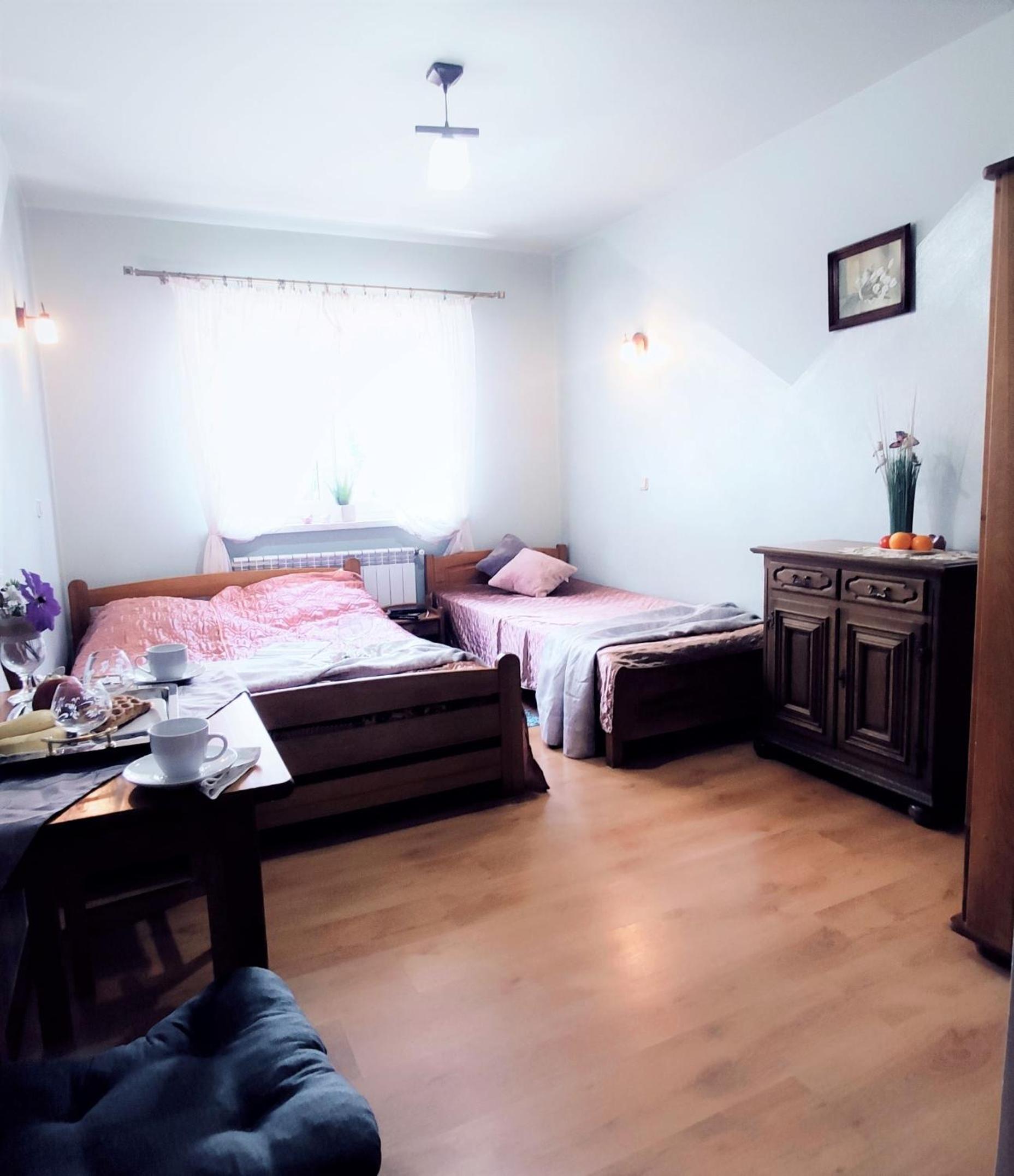 Triple Room with Private Bathroom - Photo 10