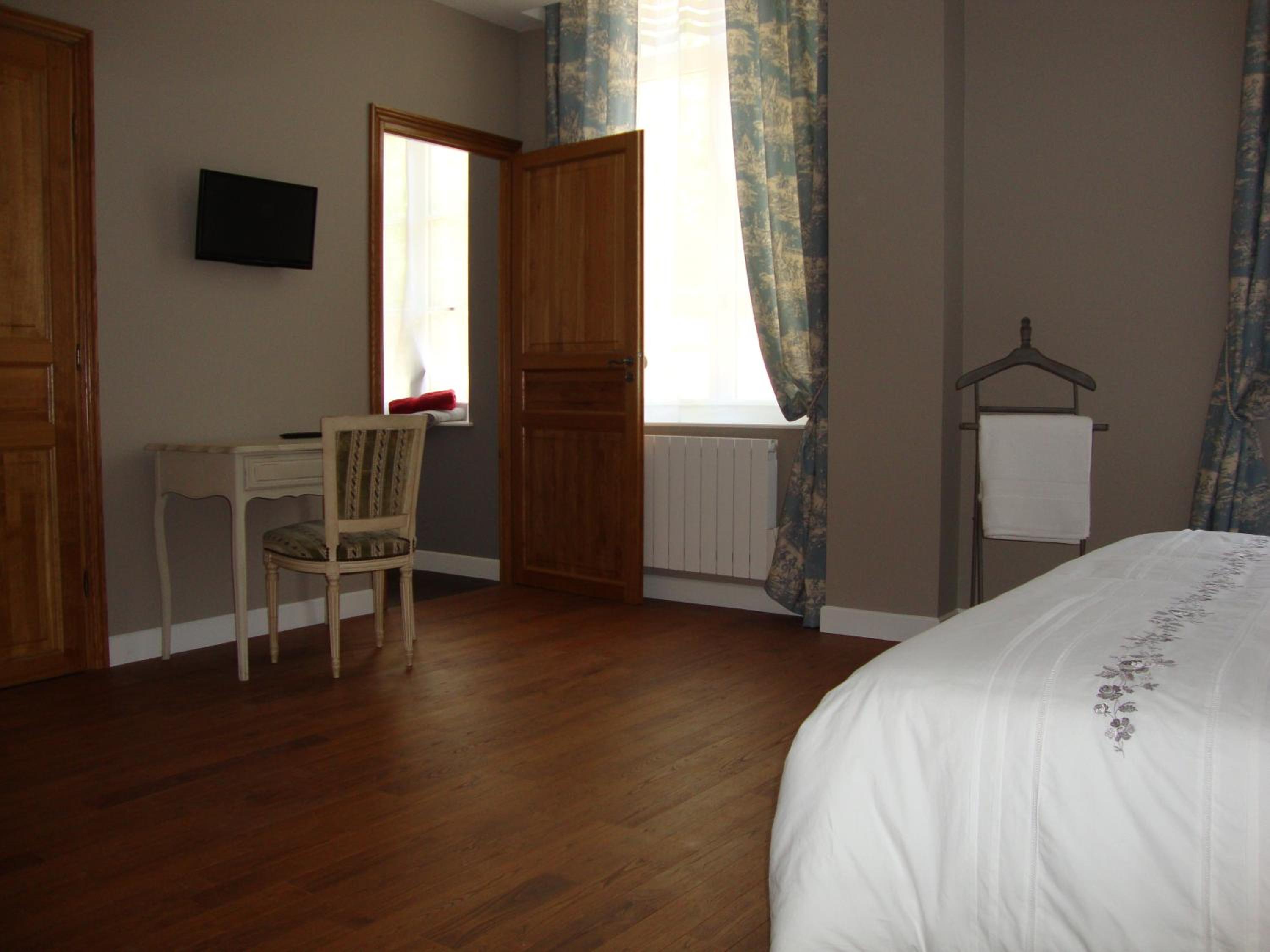 Double or Twin Room photo 3