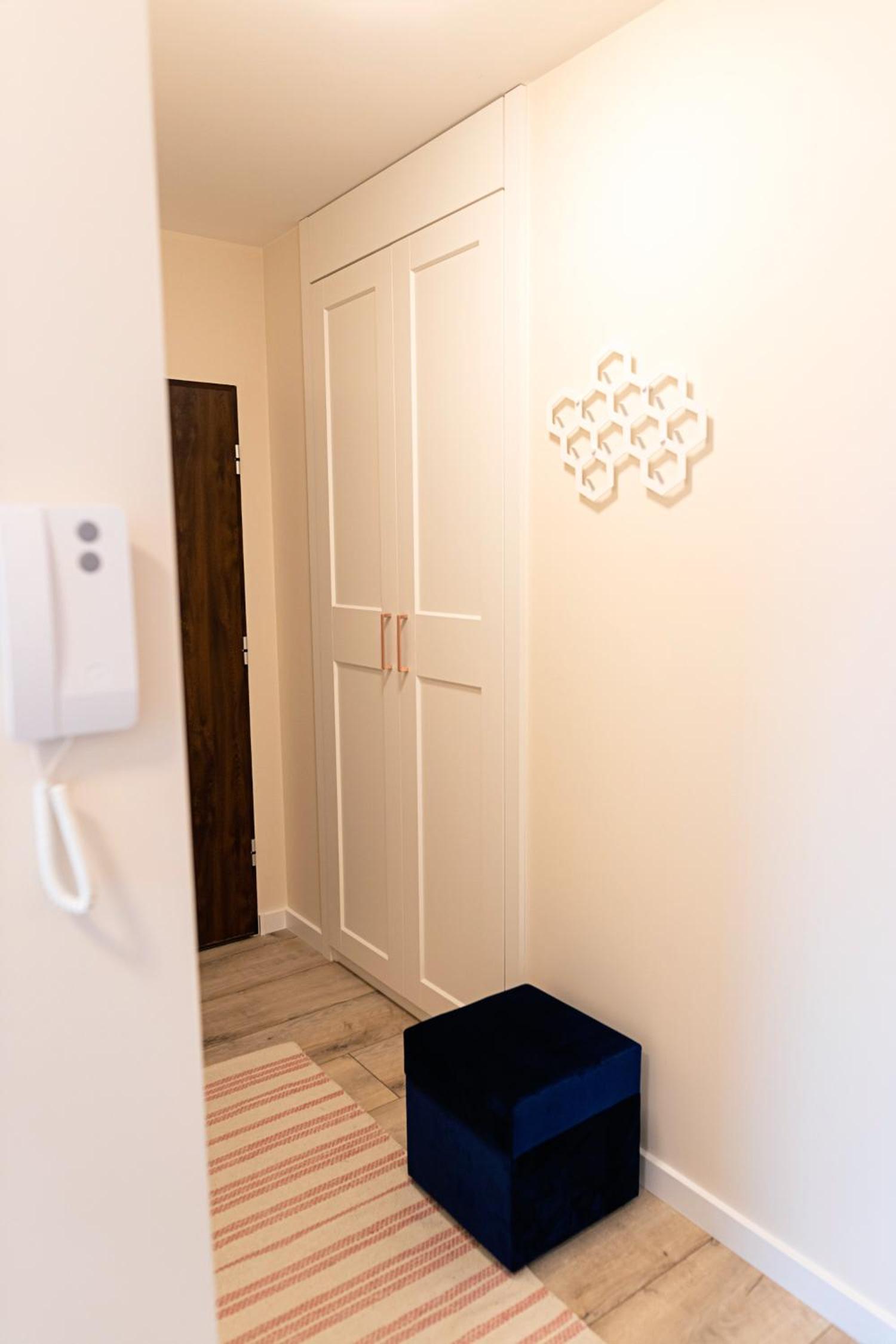 One-Bedroom Apartment - Photo 23