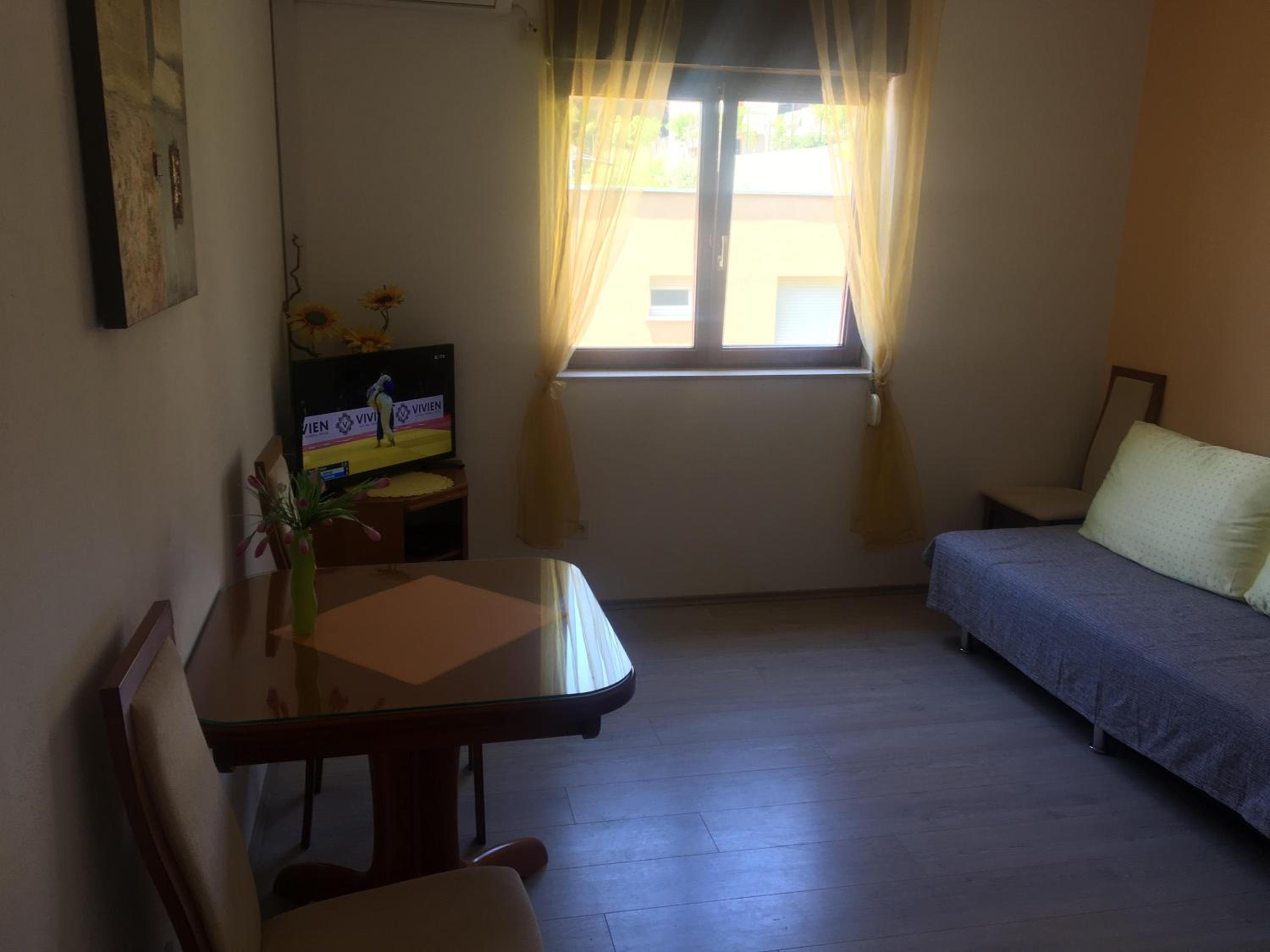 One-Bedroom Apartment photo 3