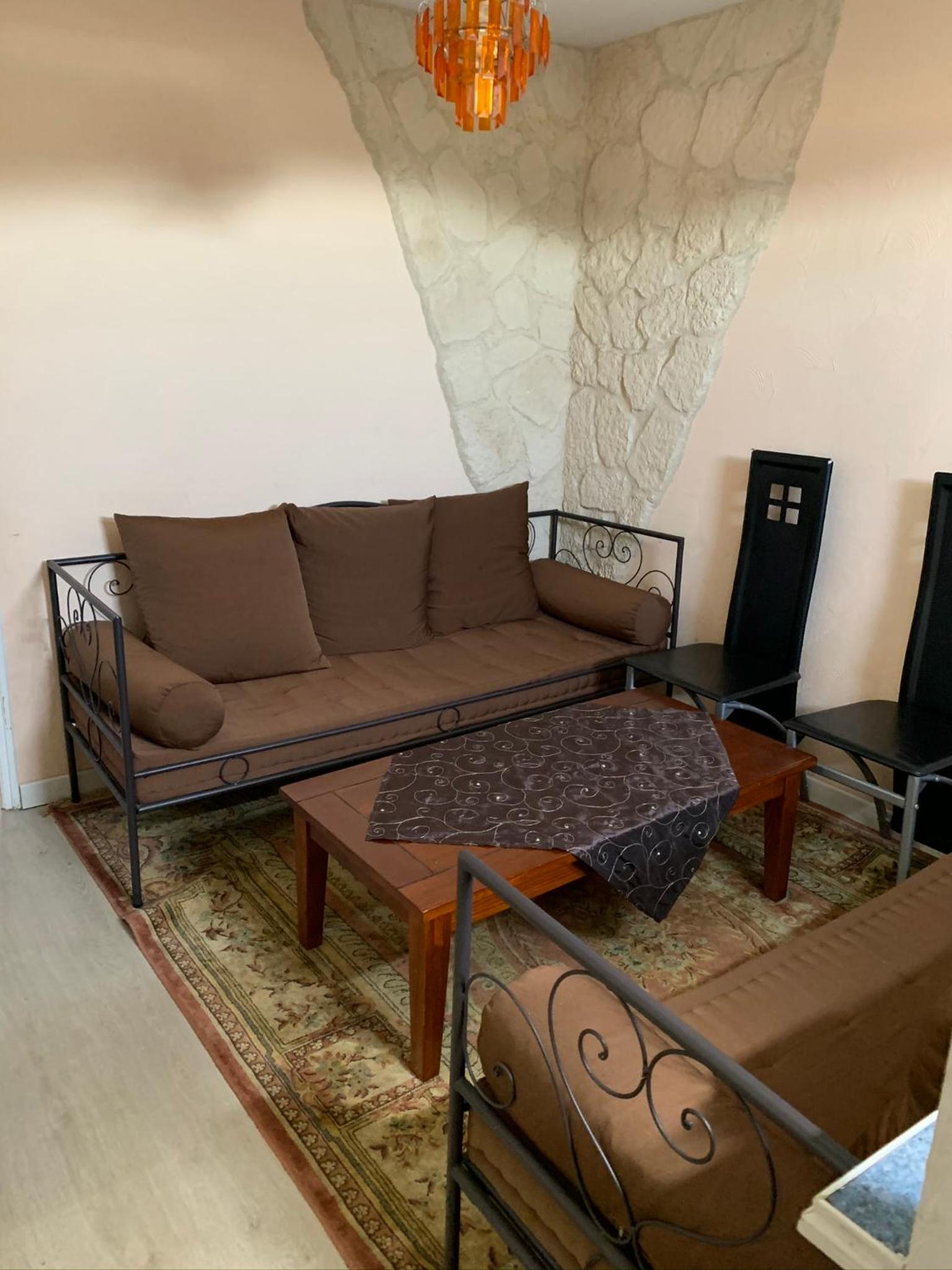 Two-Bedroom Apartment - Photo 2