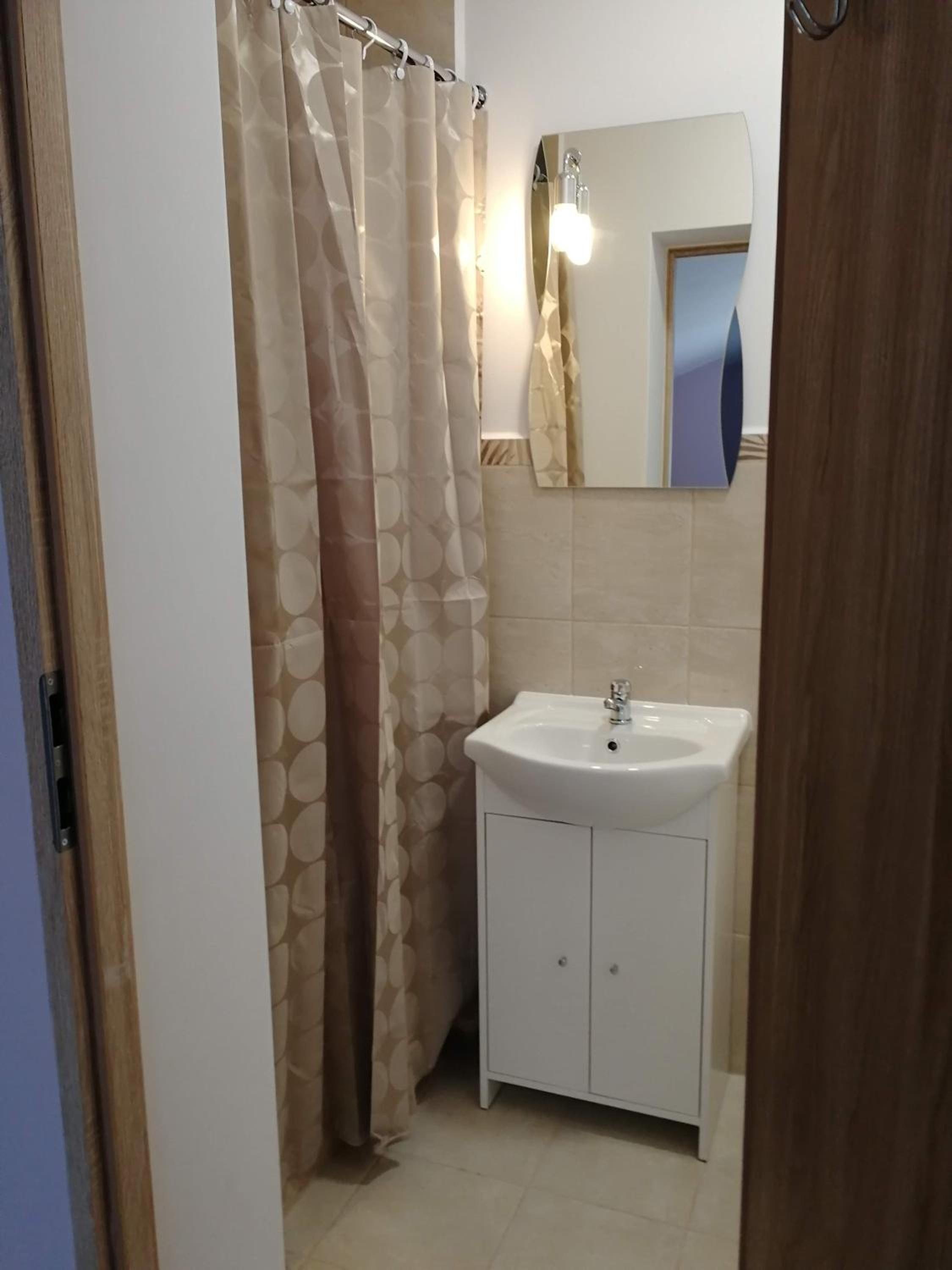 Quadruple Room - Photo 6