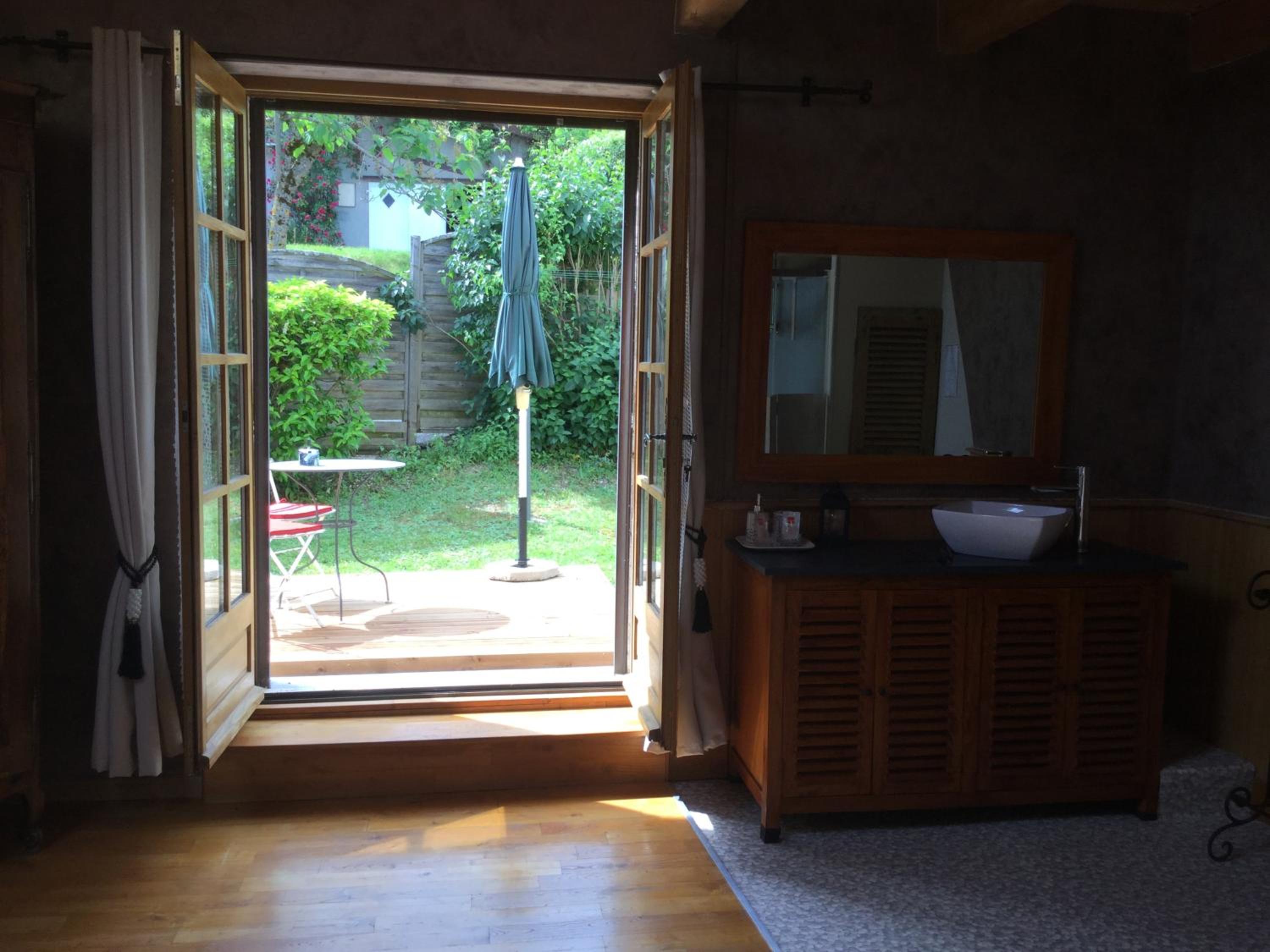 Double Room with Garden View - Photo 7